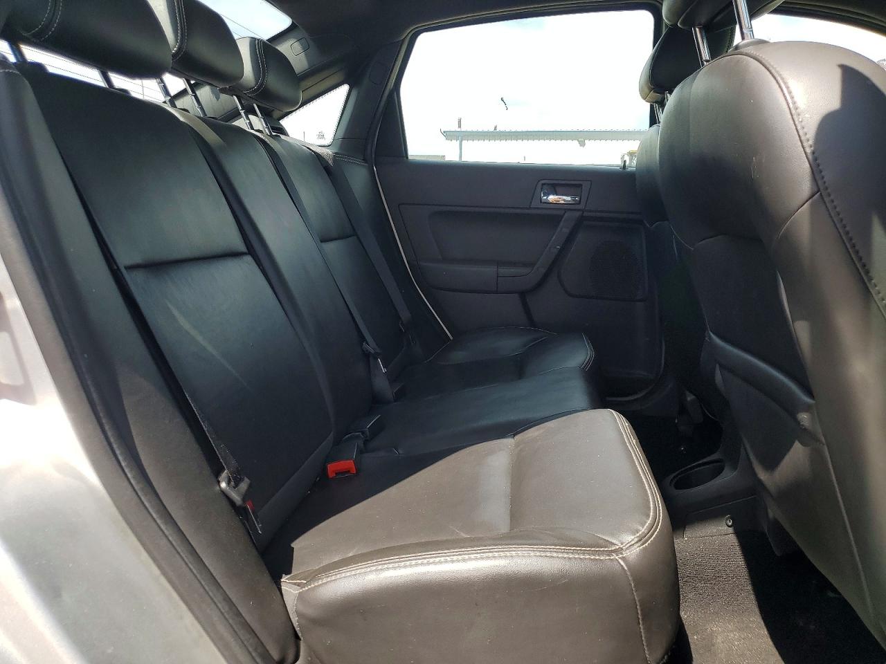 2011 Ford Focus Ses Серебряный vin: 1FAHP3GN7BW110762