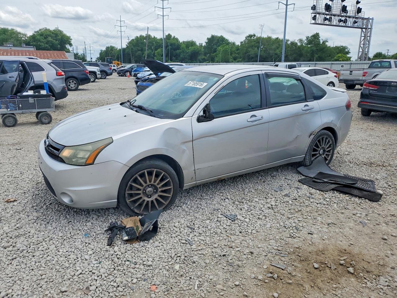 2010 Ford Focus Ses Silver vin: 1FAHP3GN9AW197403