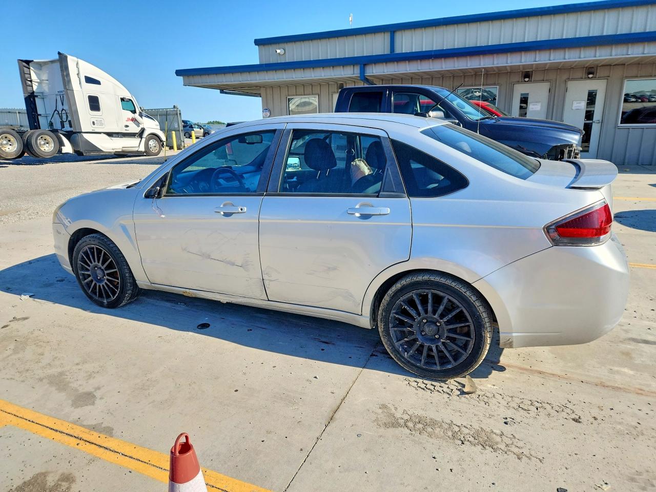 2010 Ford Focus Ses Silver vin: 1FAHP3GNXAW180836