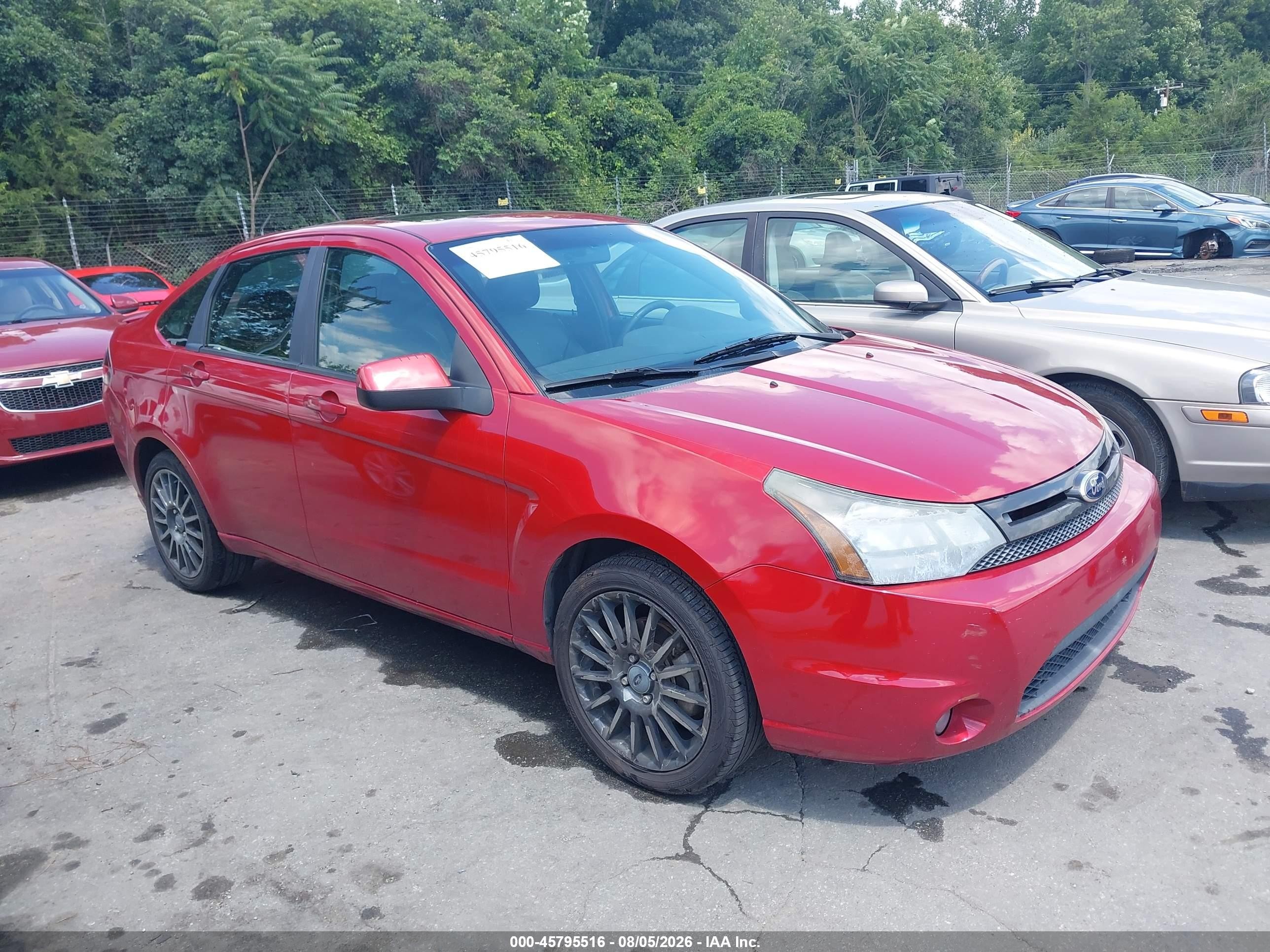 2011 Ford Focus Ses Red vin: 1FAHP3GNXBW114062
