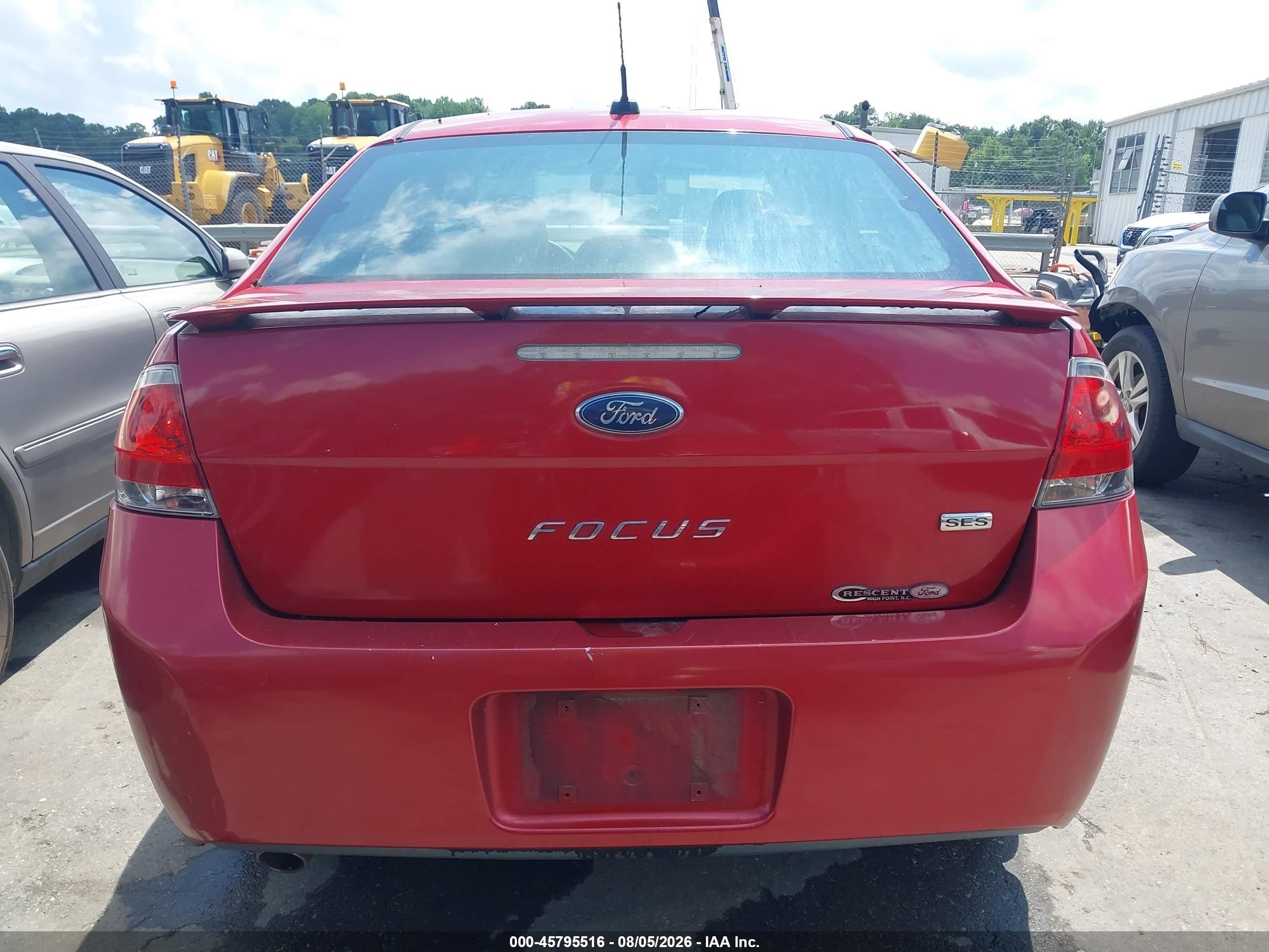 2011 Ford Focus Ses Red vin: 1FAHP3GNXBW114062