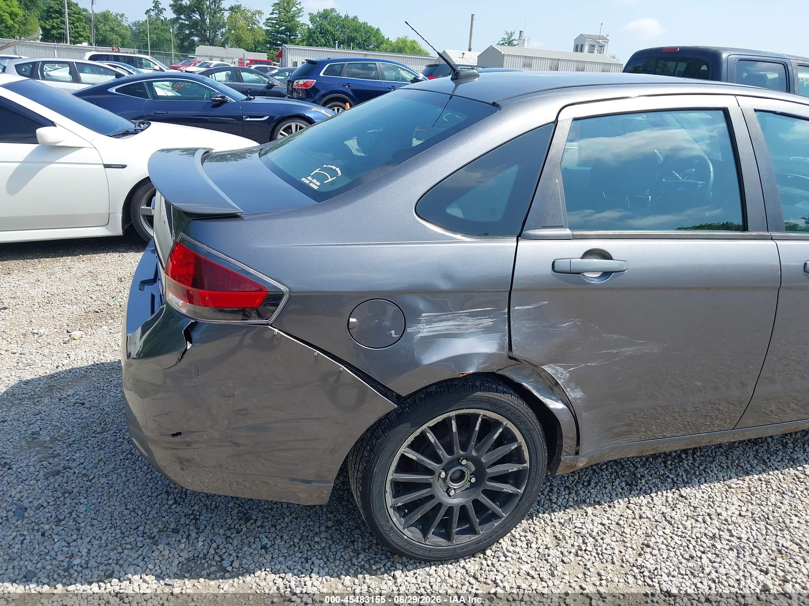 2011 Ford Focus Ses Gray vin: 1FAHP3GNXBW162595