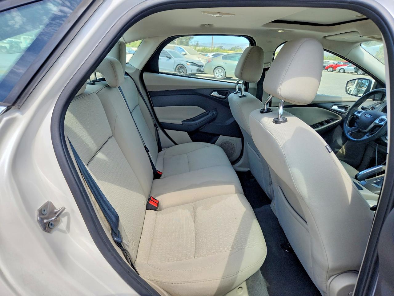 2012 Ford Focus Sel Белый vin: 1FAHP3H20CL152472