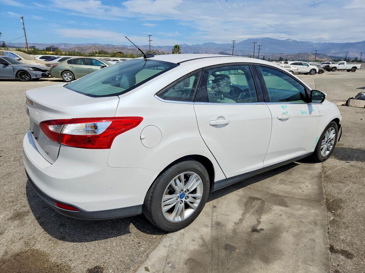 2012 Ford Focus Sel Белый vin: 1FAHP3H20CL152472