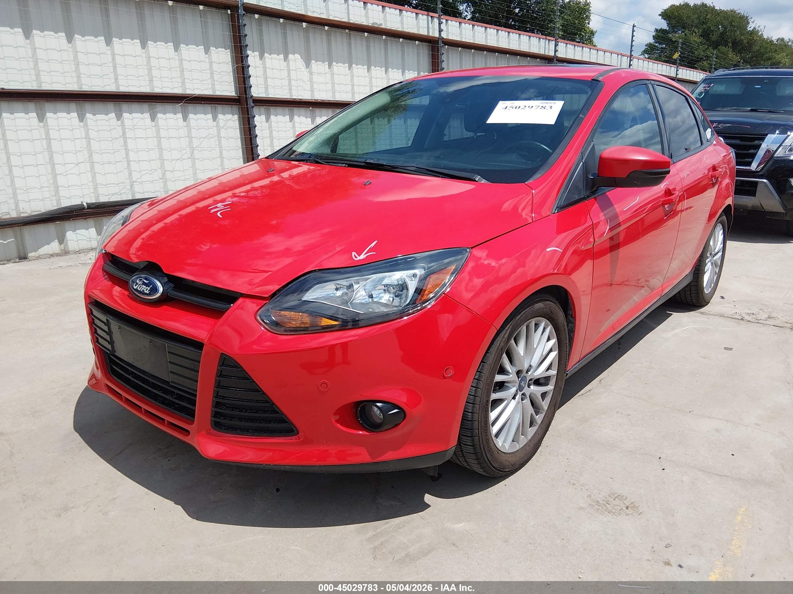 2012 Ford Focus Sel Красный vin: 1FAHP3H20CL172866