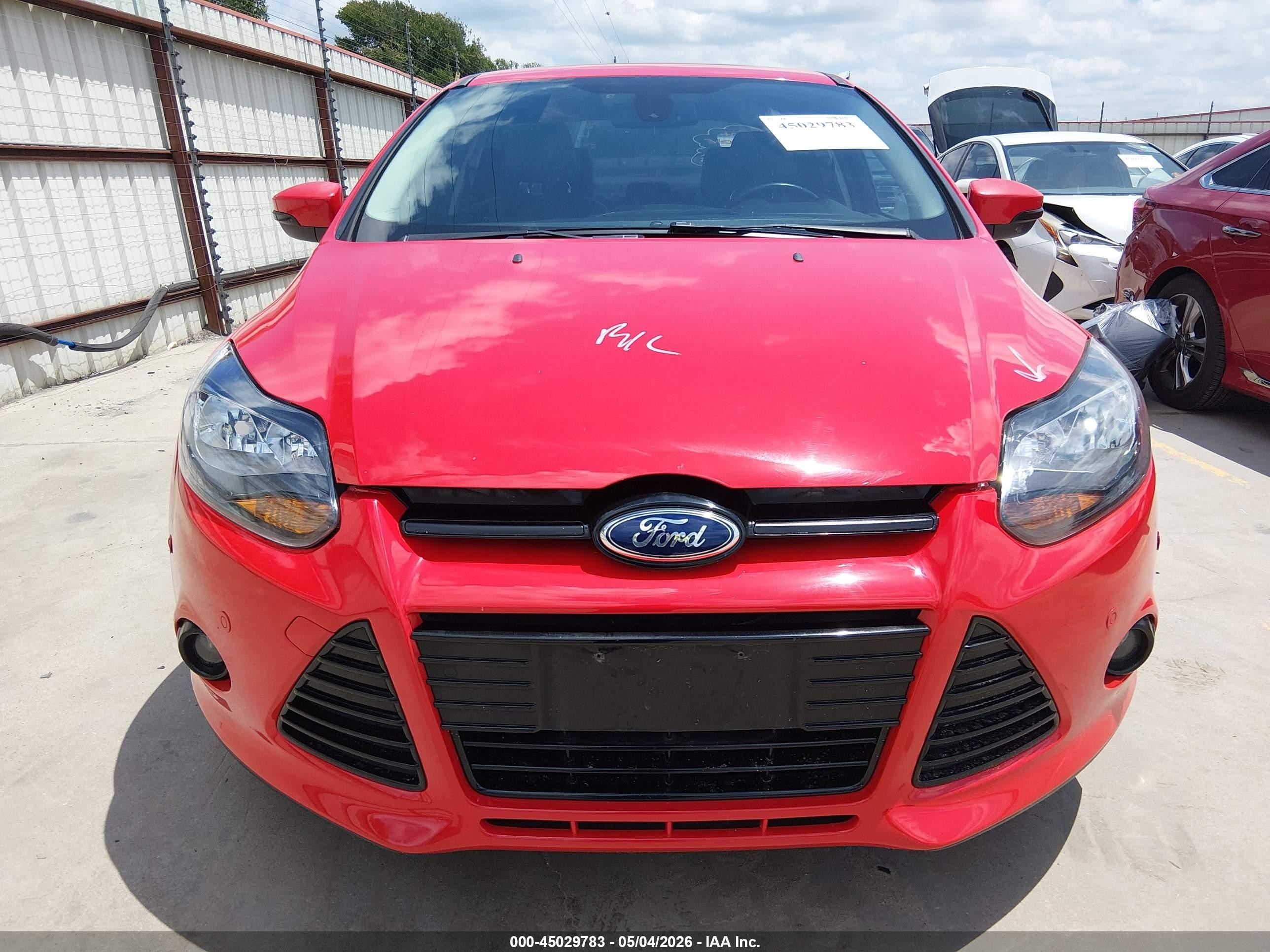 2012 Ford Focus Sel Красный vin: 1FAHP3H20CL172866