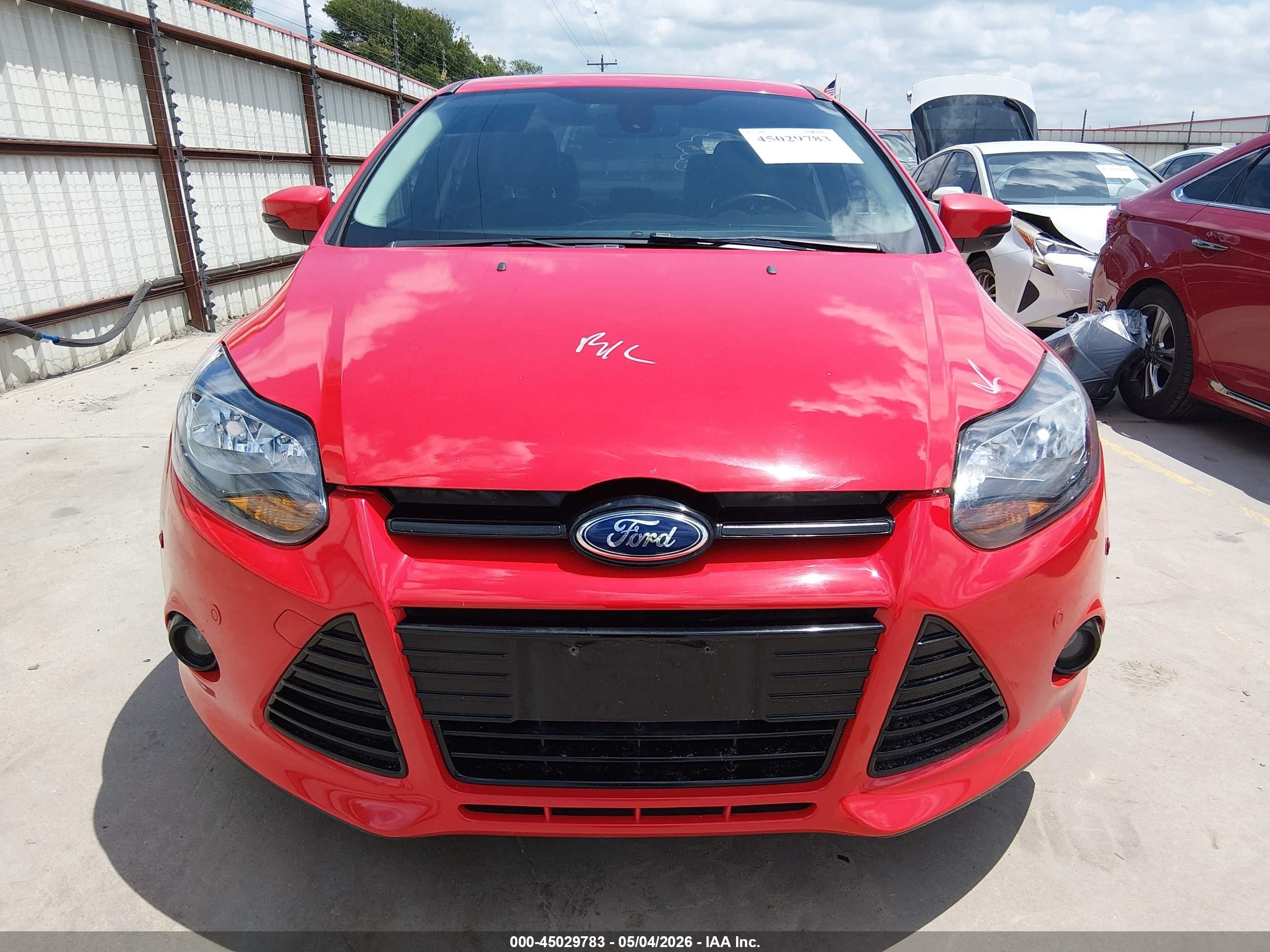 2012 Ford Focus Sel Красный vin: 1FAHP3H20CL172866