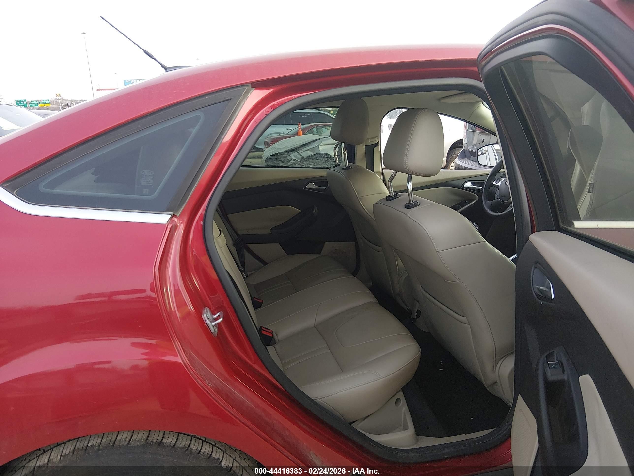 2012 Ford Focus Sel Red vin: 1FAHP3H20CL267296