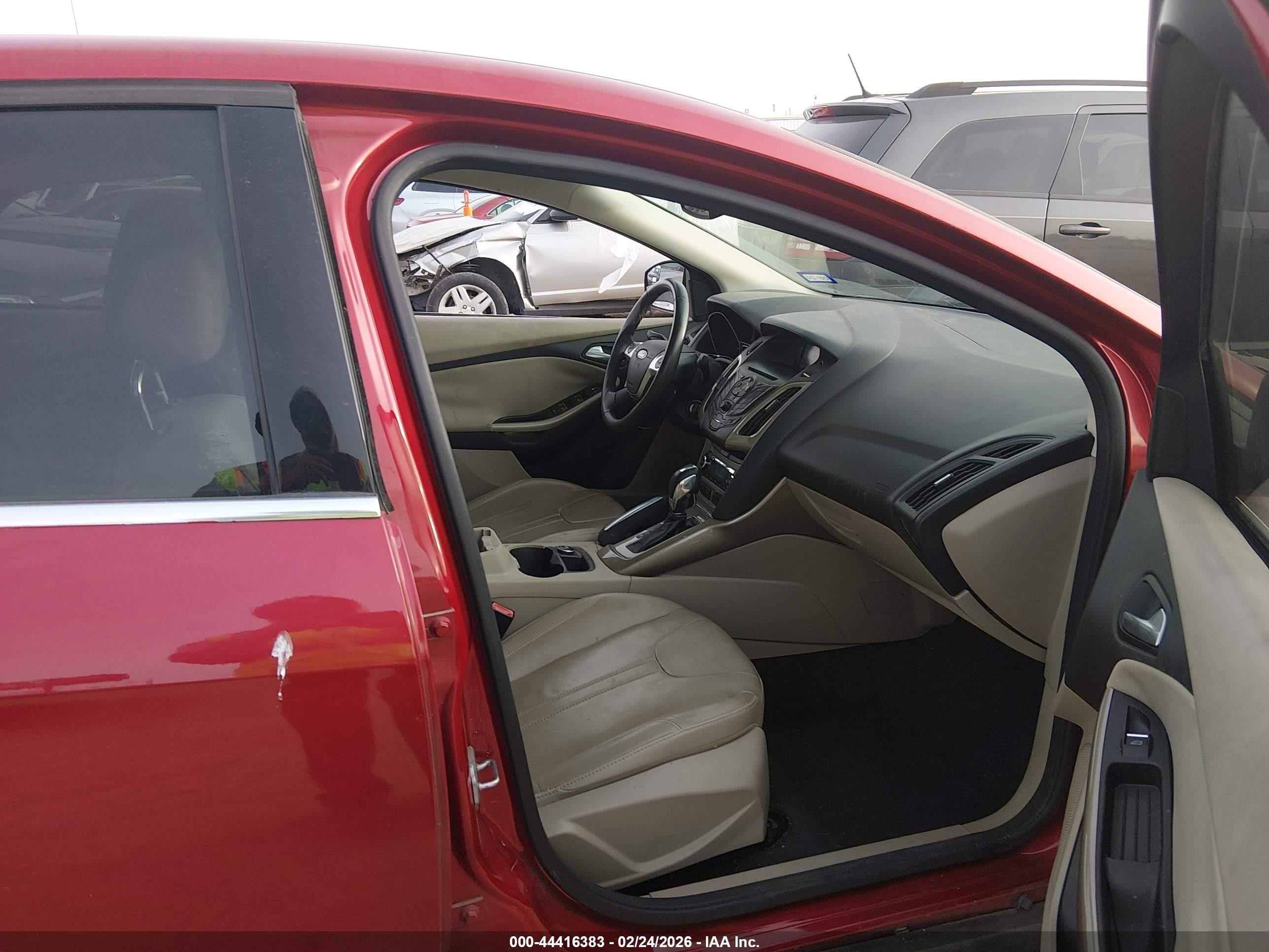 2012 Ford Focus Sel Red vin: 1FAHP3H20CL267296