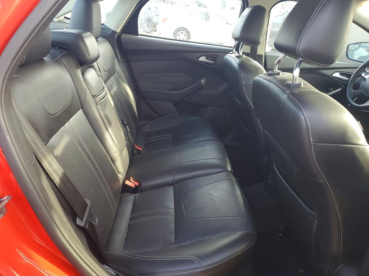 2012 Ford Focus Sel Red vin: 1FAHP3H20CL339727