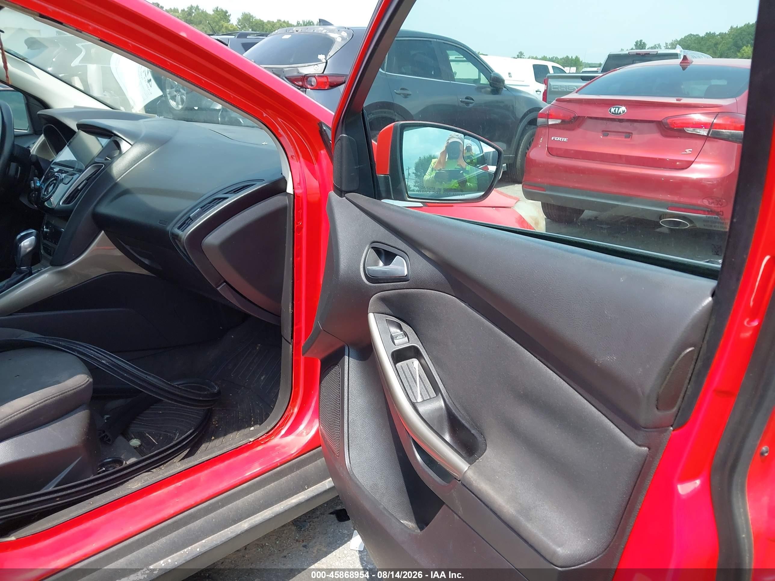2012 Ford Focus Sel Red vin: 1FAHP3H20CL393612