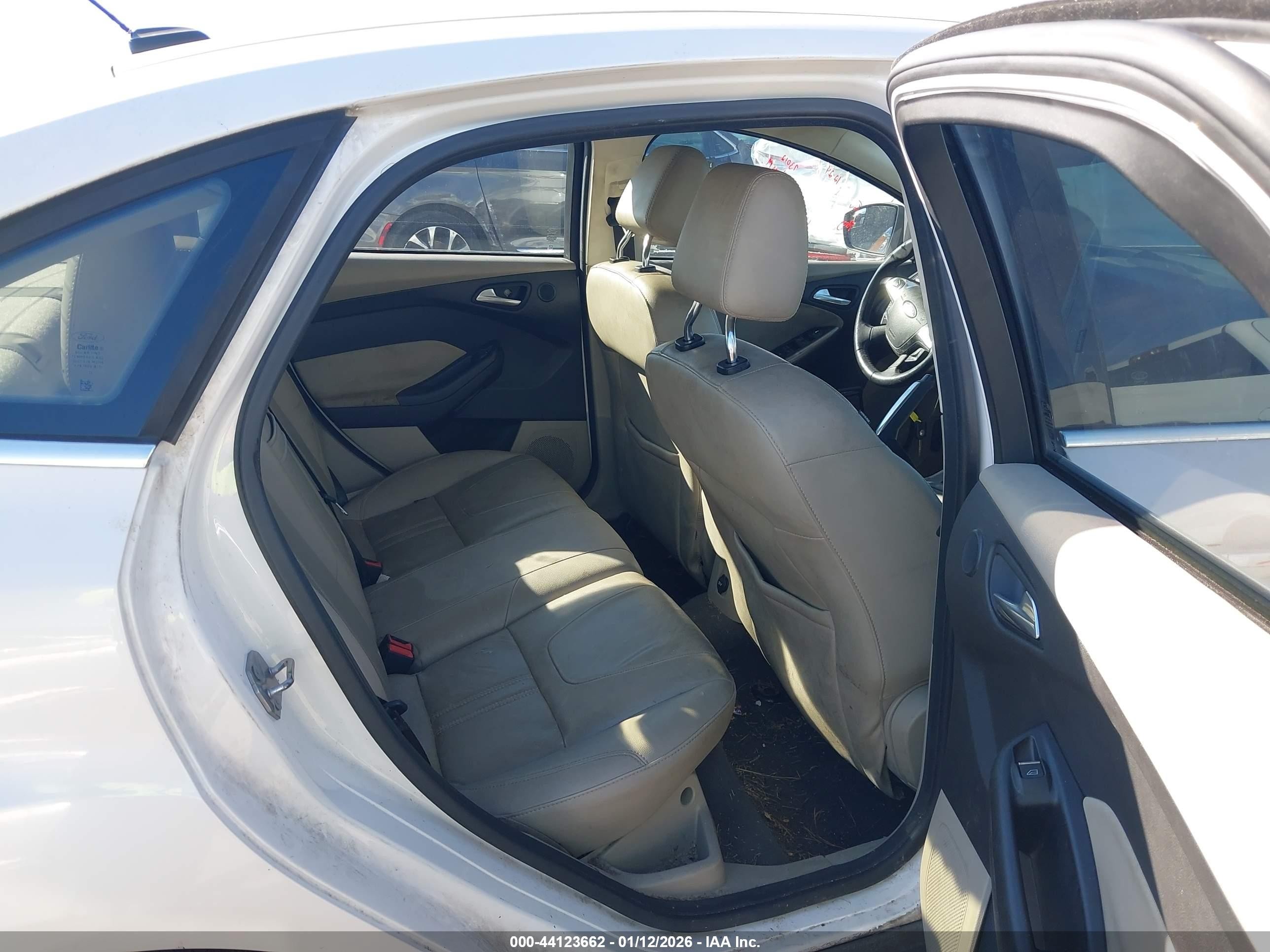 2012 Ford Focus Sel Белый vin: 1FAHP3H21CL139617