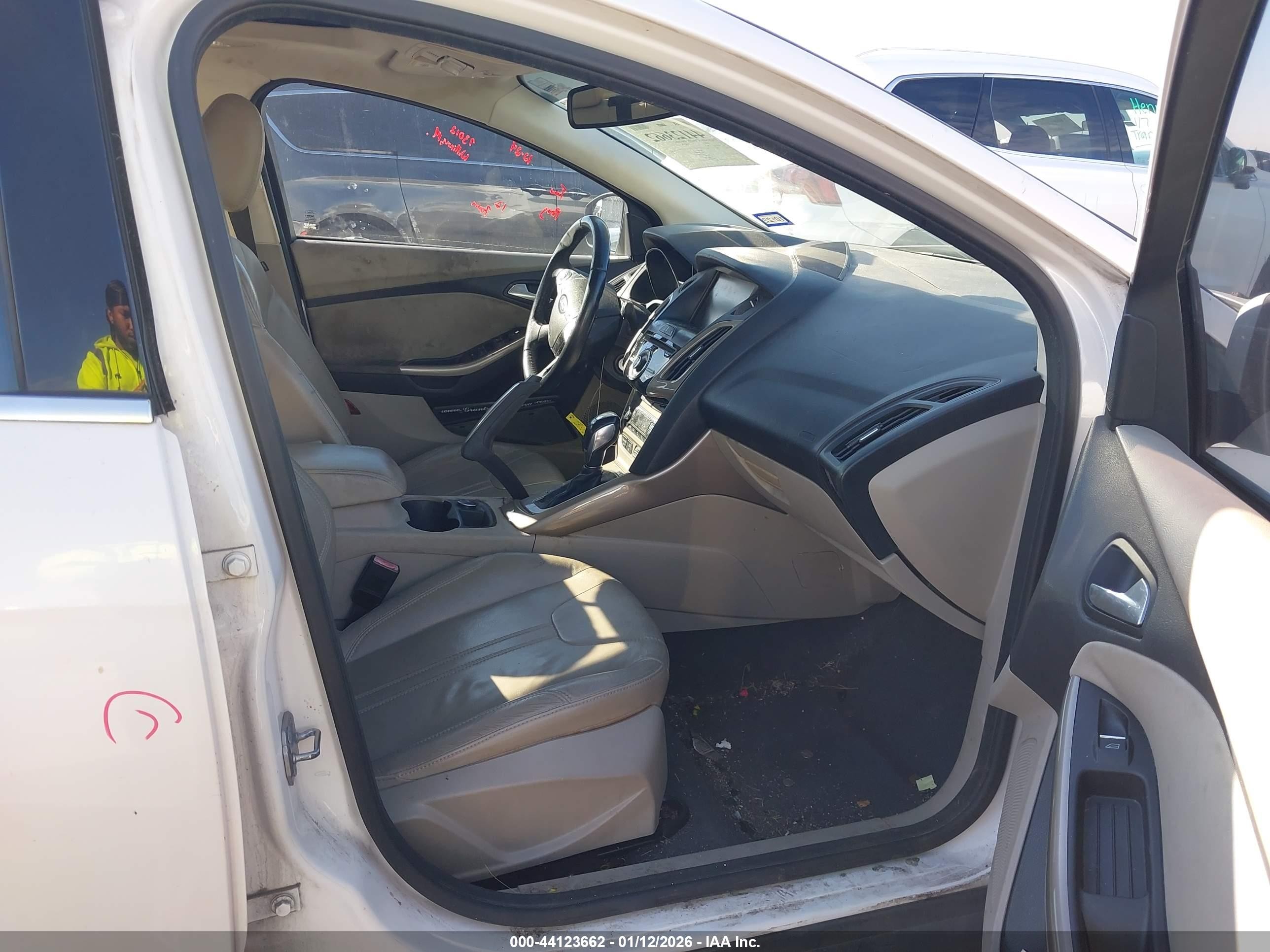 2012 Ford Focus Sel Белый vin: 1FAHP3H21CL139617