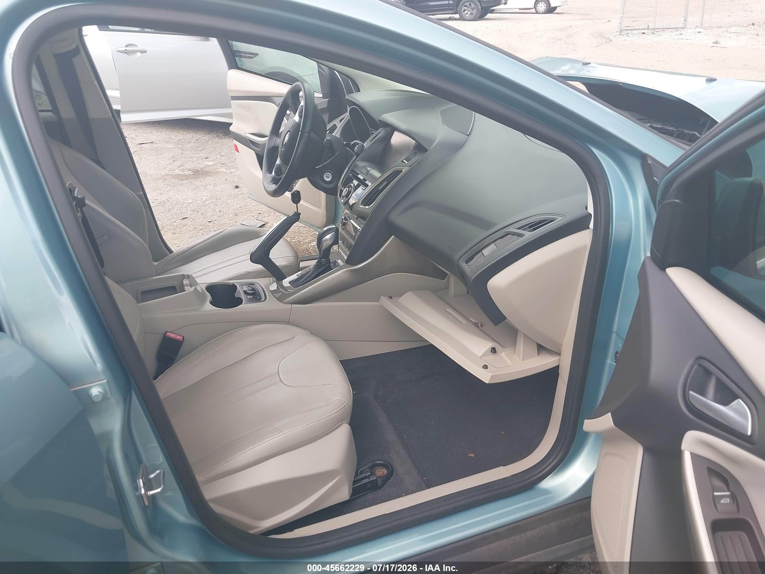 2012 Ford Focus Sel Blue vin: 1FAHP3H22CL245235
