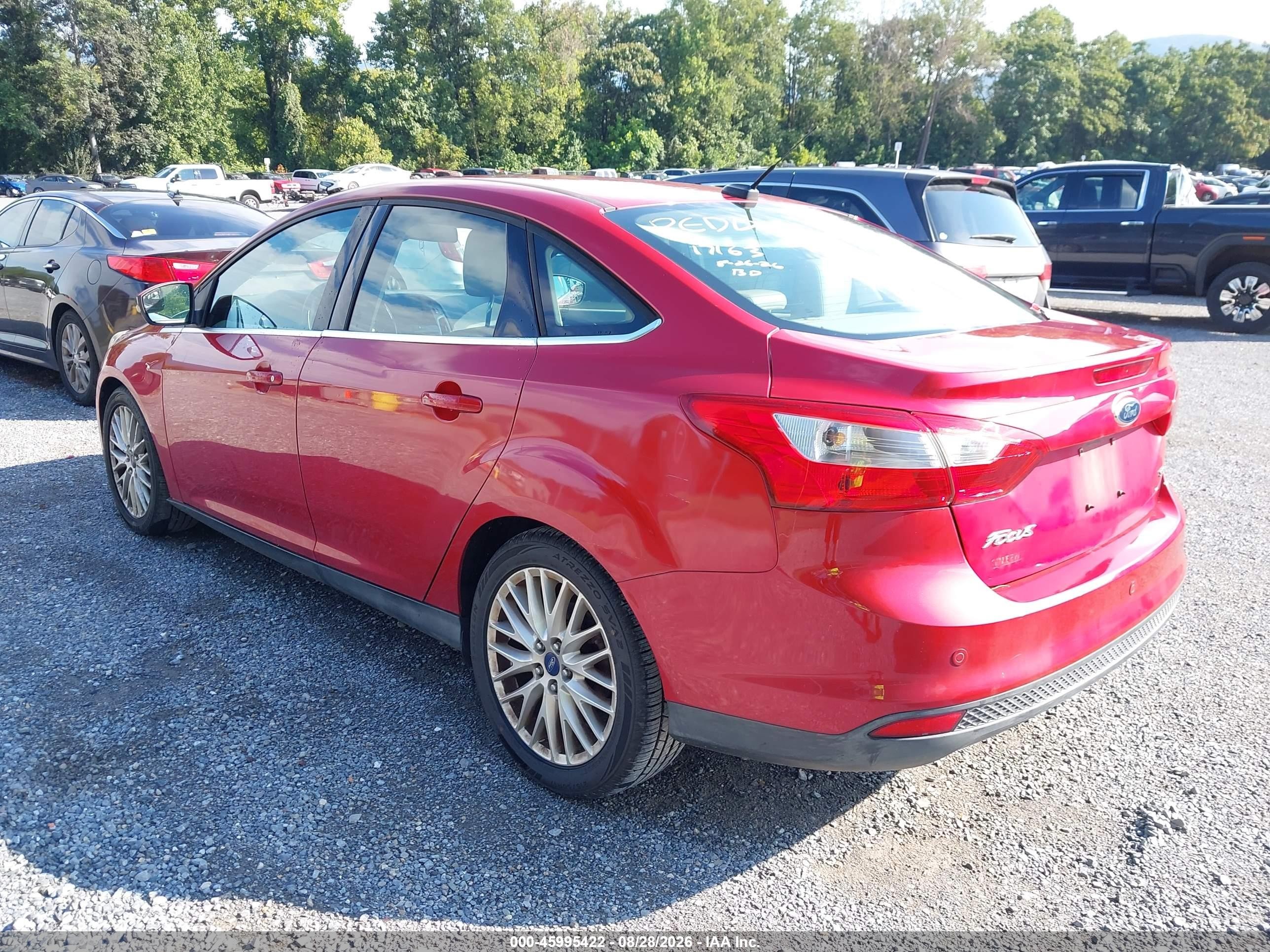 2012 Ford Focus Sel Red vin: 1FAHP3H22CL298758