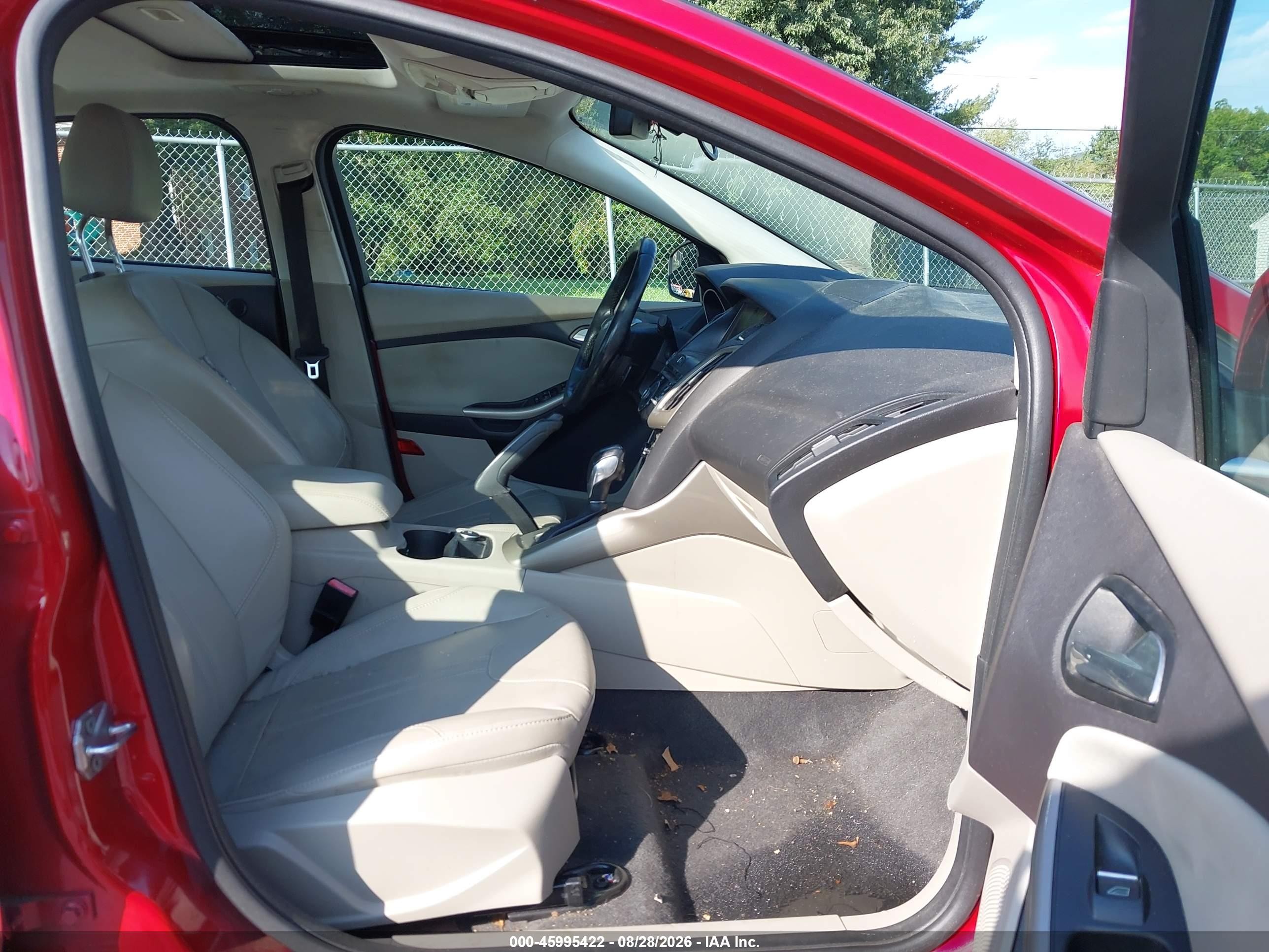 2012 Ford Focus Sel Red vin: 1FAHP3H22CL298758