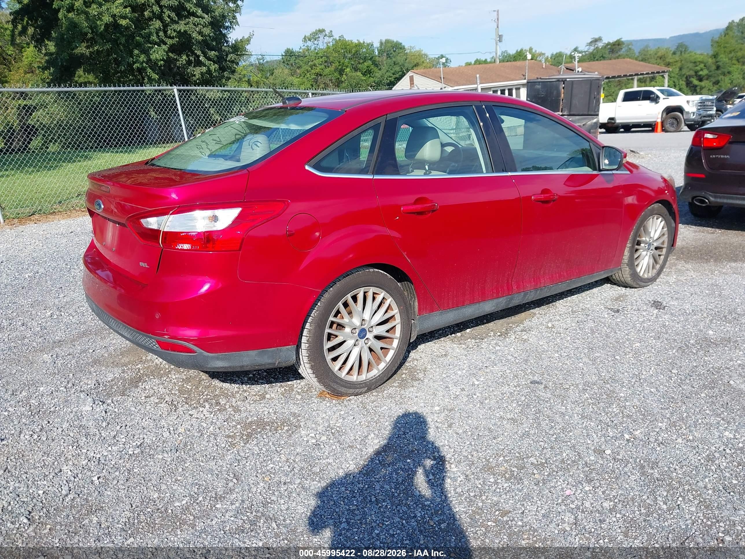 2012 Ford Focus Sel Red vin: 1FAHP3H22CL298758