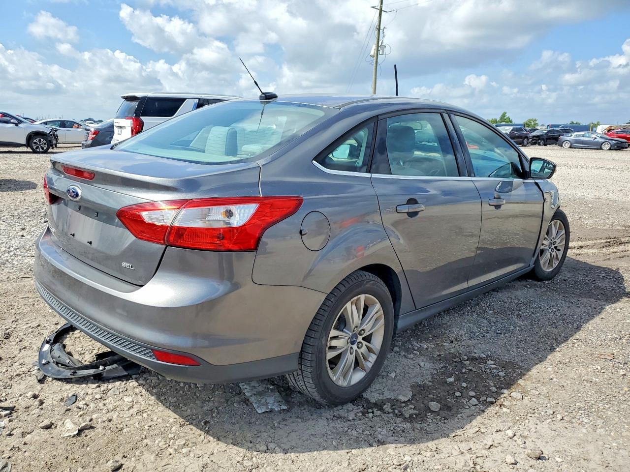 2012 Ford Focus Sel Gray vin: 1FAHP3H22CL360384
