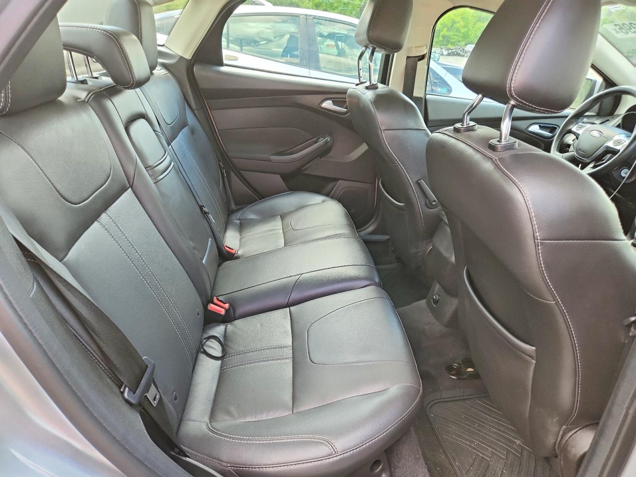 2012 Ford Focus Sel Silver vin: 1FAHP3H22CL381395