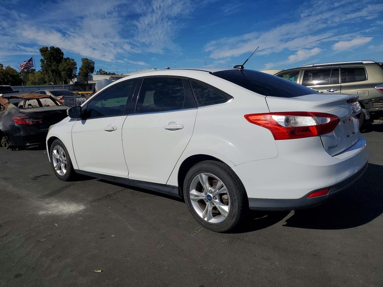 2012 Ford Focus Sel White vin: 1FAHP3H22CL393305
