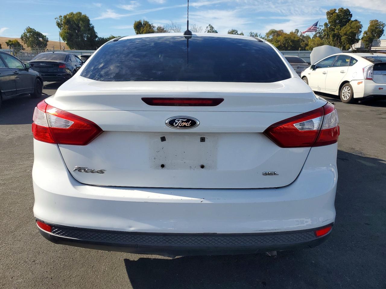 2012 Ford Focus Sel White vin: 1FAHP3H22CL393305