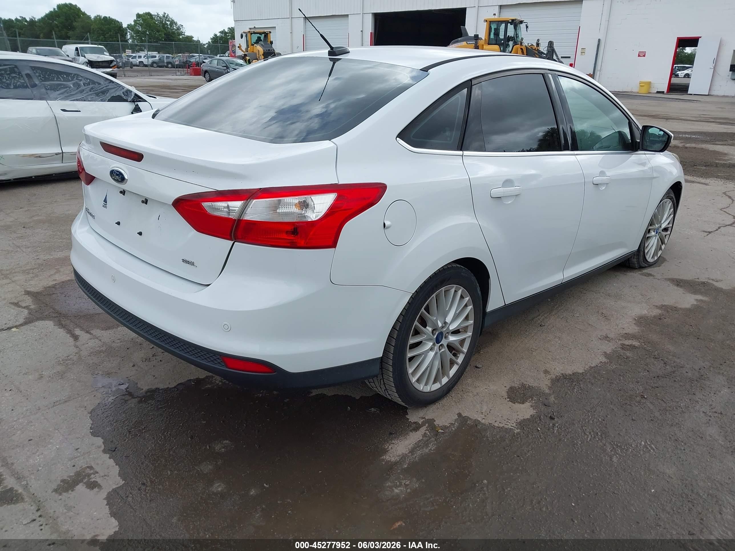 2012 Ford Focus Sel White vin: 1FAHP3H23CL171985