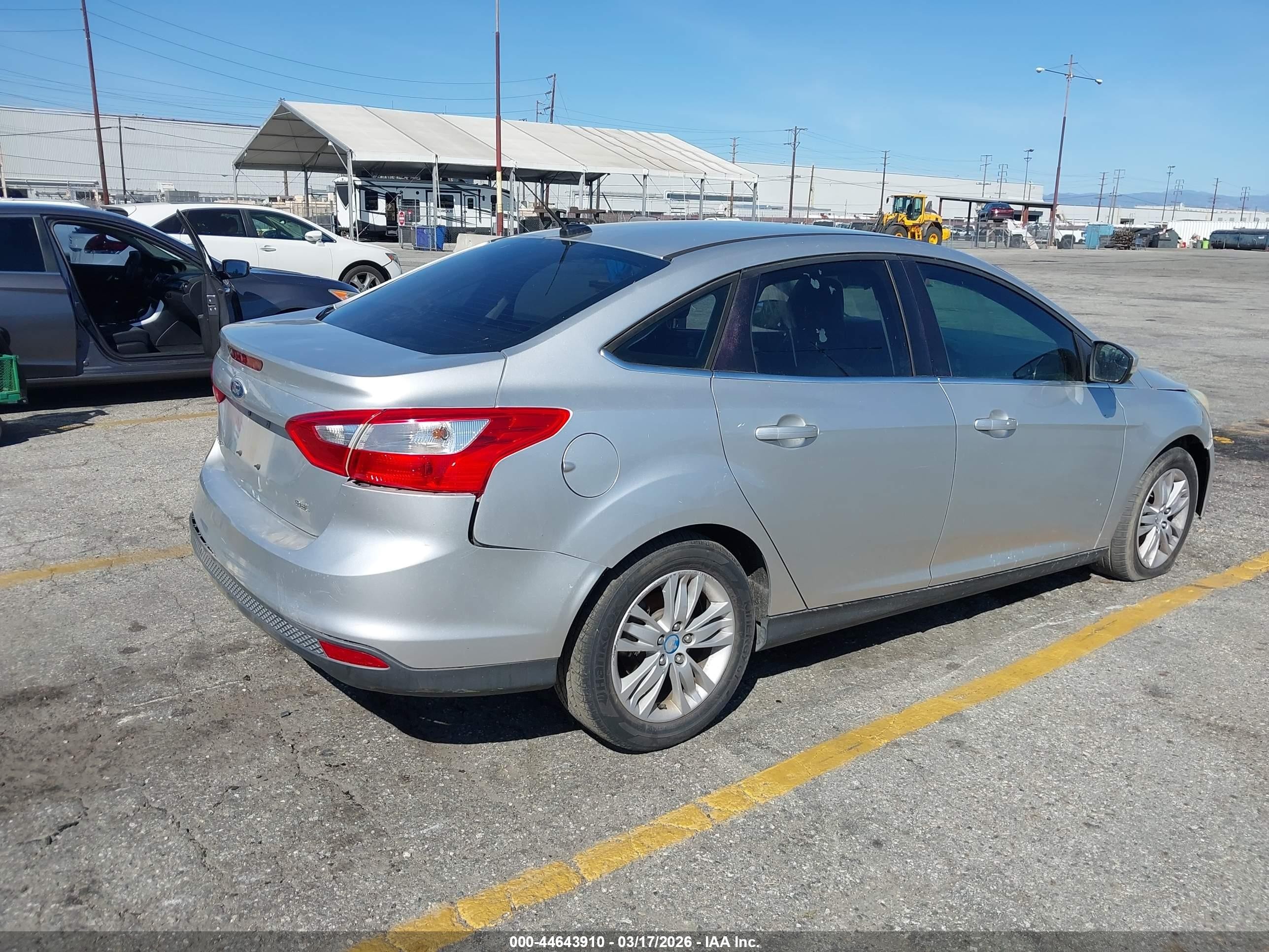 2012 Ford Focus Sel Gray vin: 1FAHP3H23CL251142