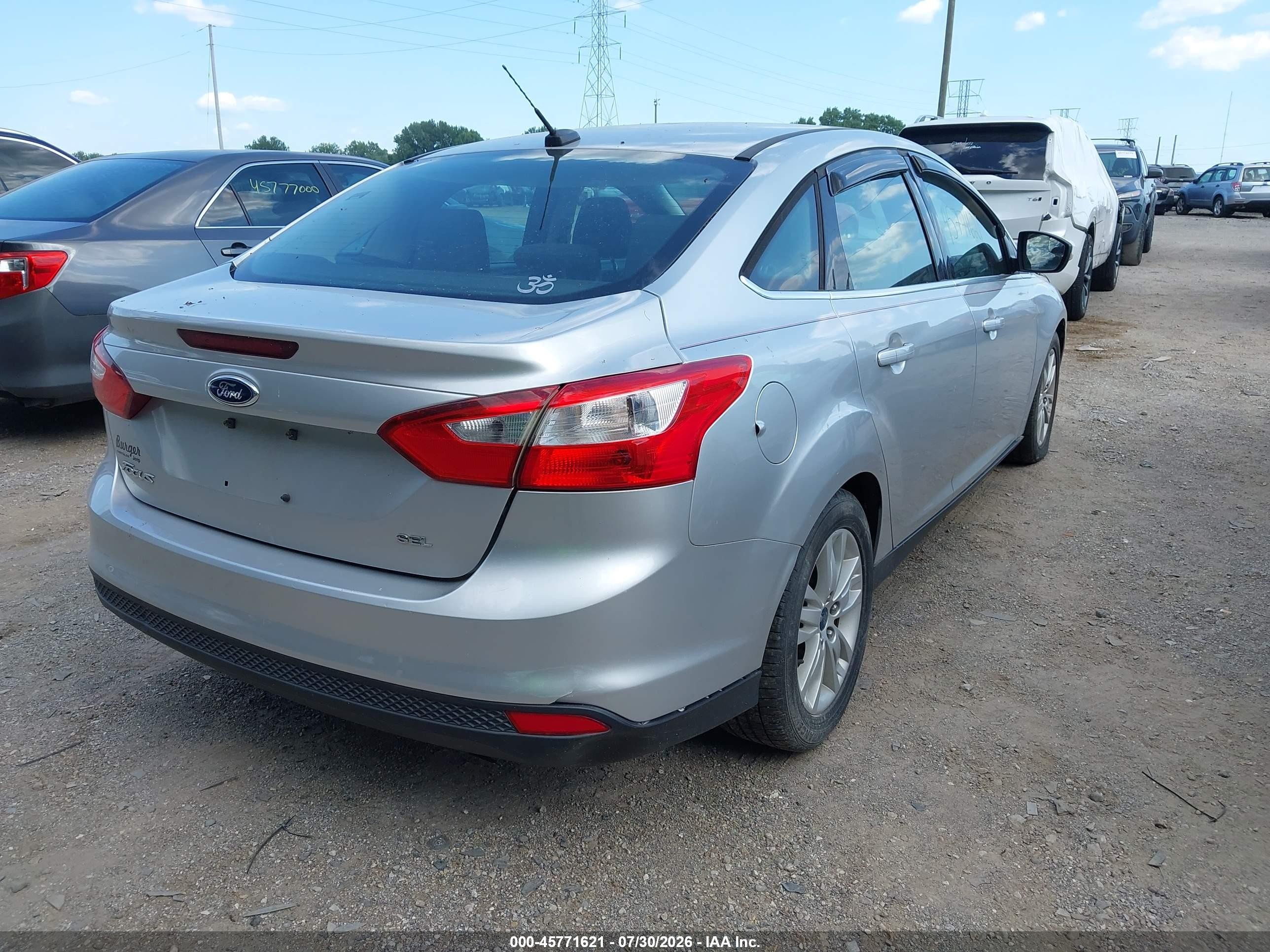 2012 Ford Focus Sel Серебряный vin: 1FAHP3H23CL337678