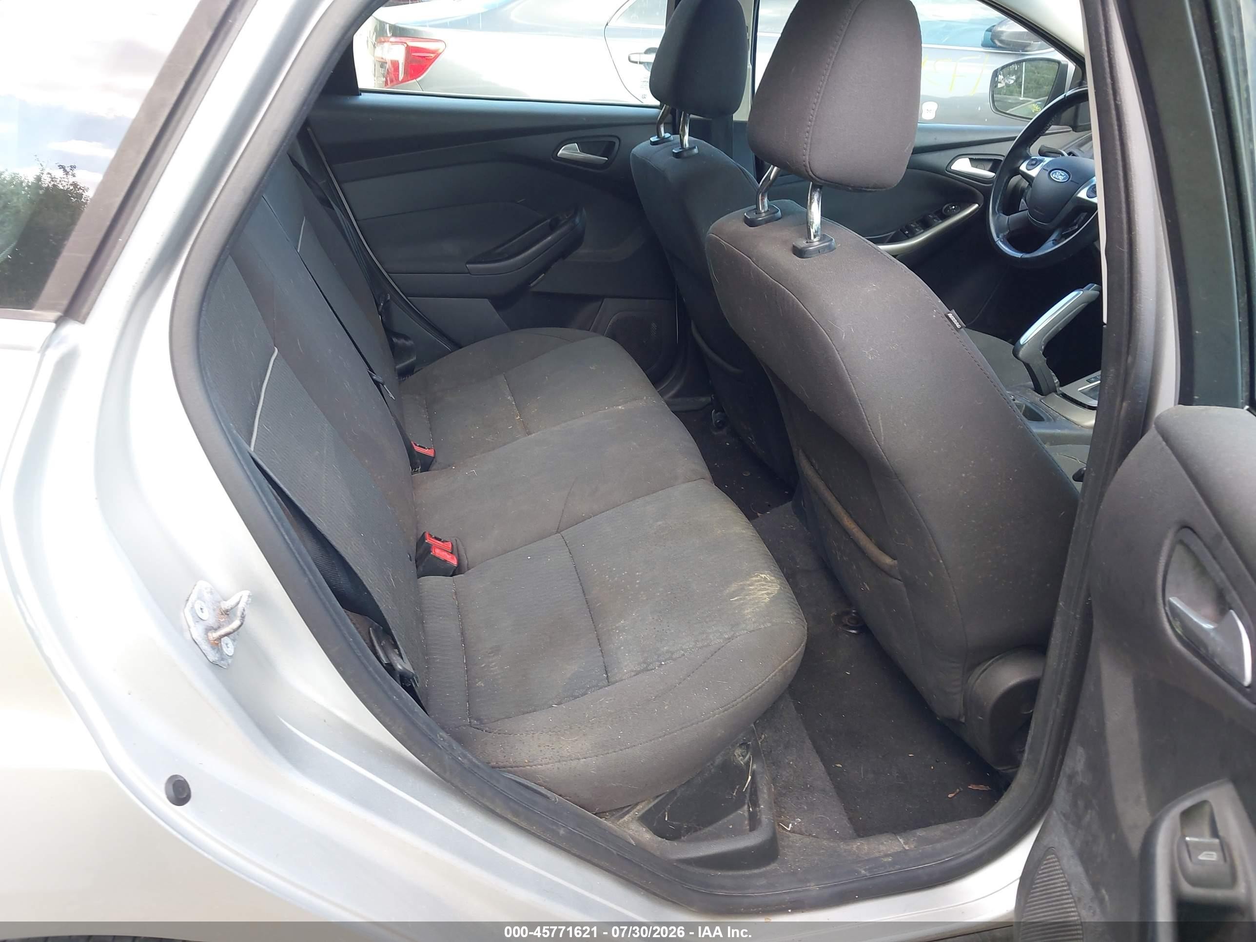 2012 Ford Focus Sel Серебряный vin: 1FAHP3H23CL337678