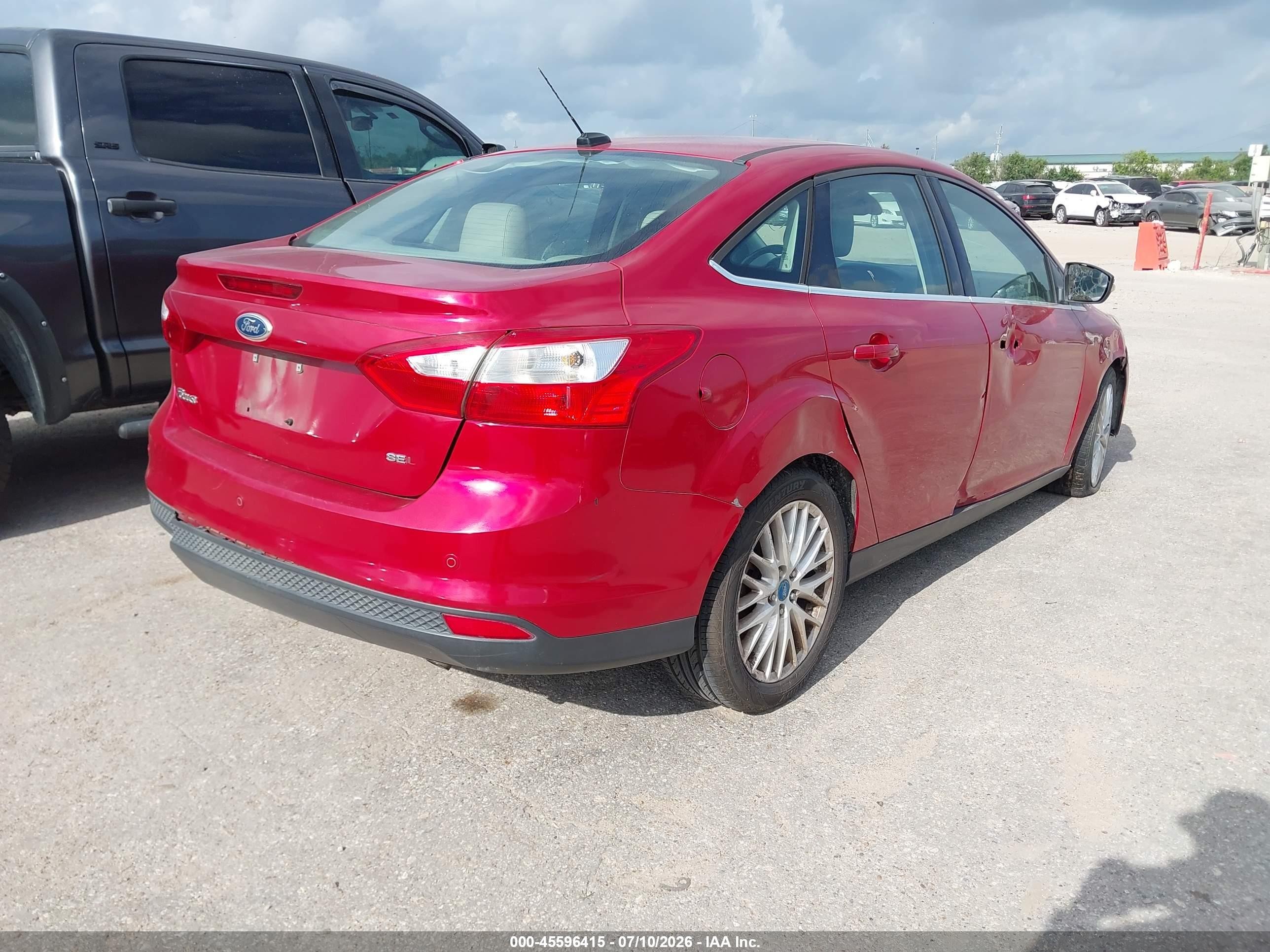 2012 Ford Focus Sel Red vin: 1FAHP3H24CL243308