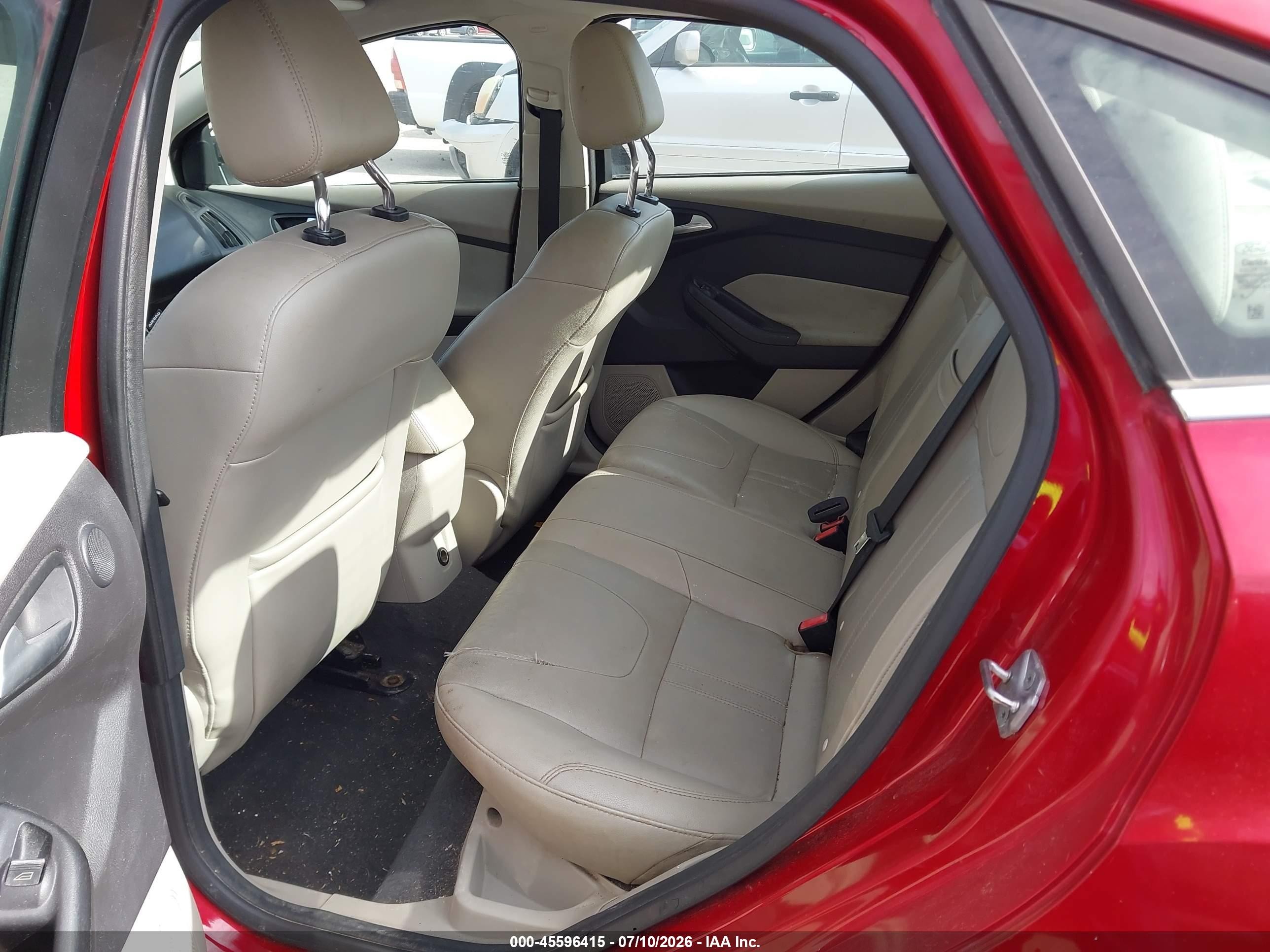 2012 Ford Focus Sel Red vin: 1FAHP3H24CL243308