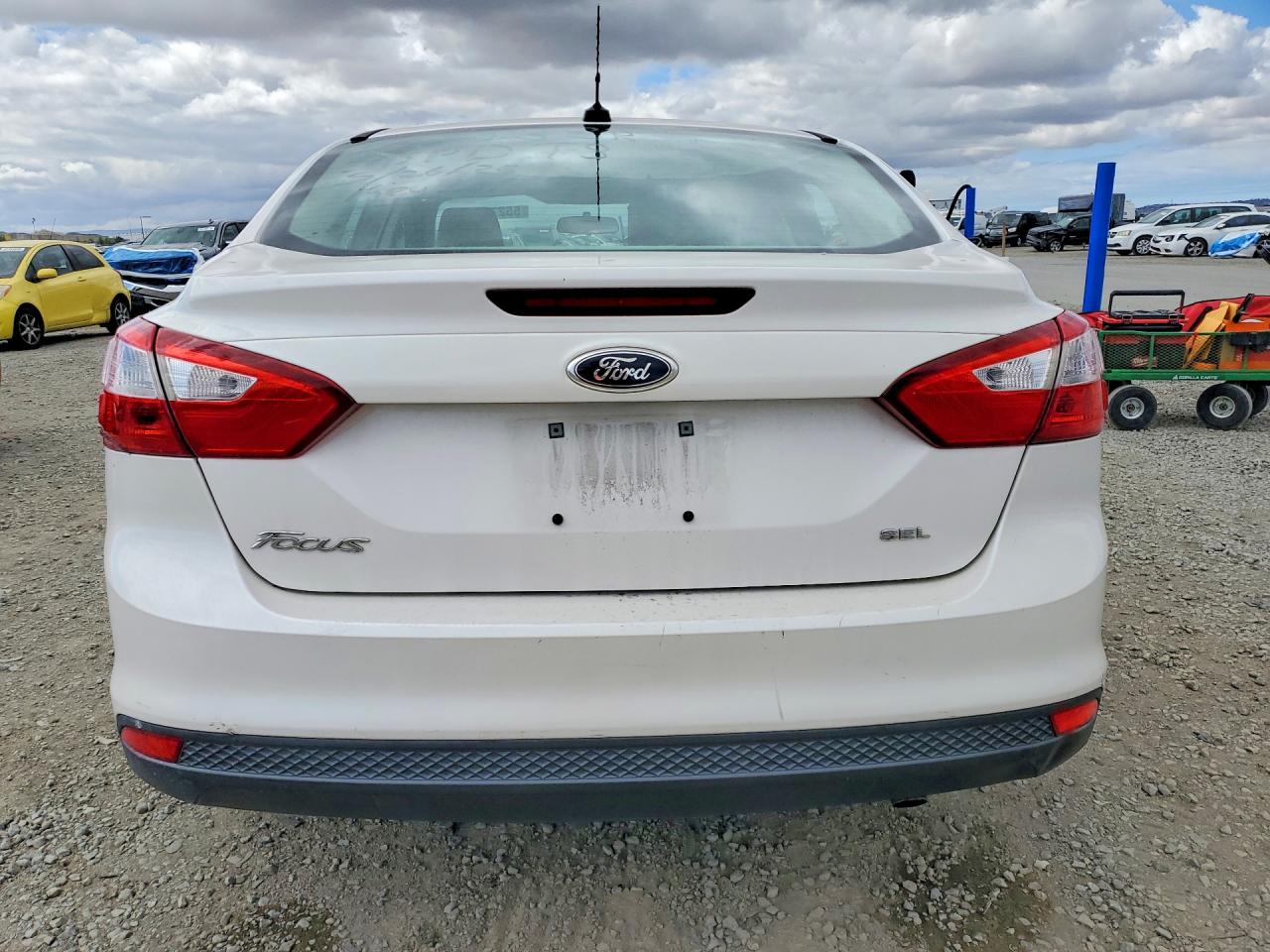 2012 Ford Focus Sel White vin: 1FAHP3H24CL304916