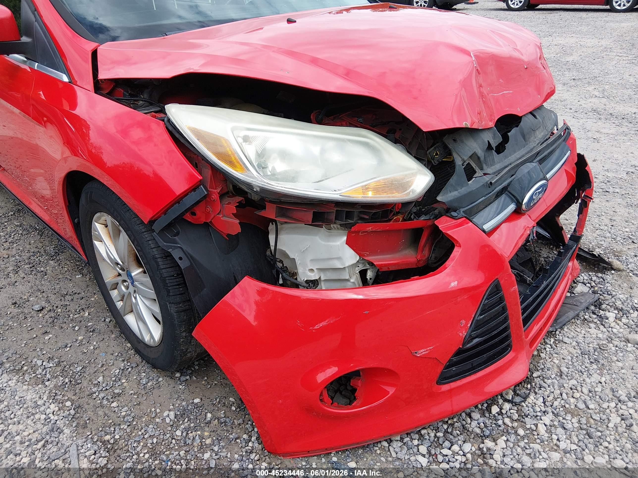 2012 Ford Focus Sel Red vin: 1FAHP3H25CL142245