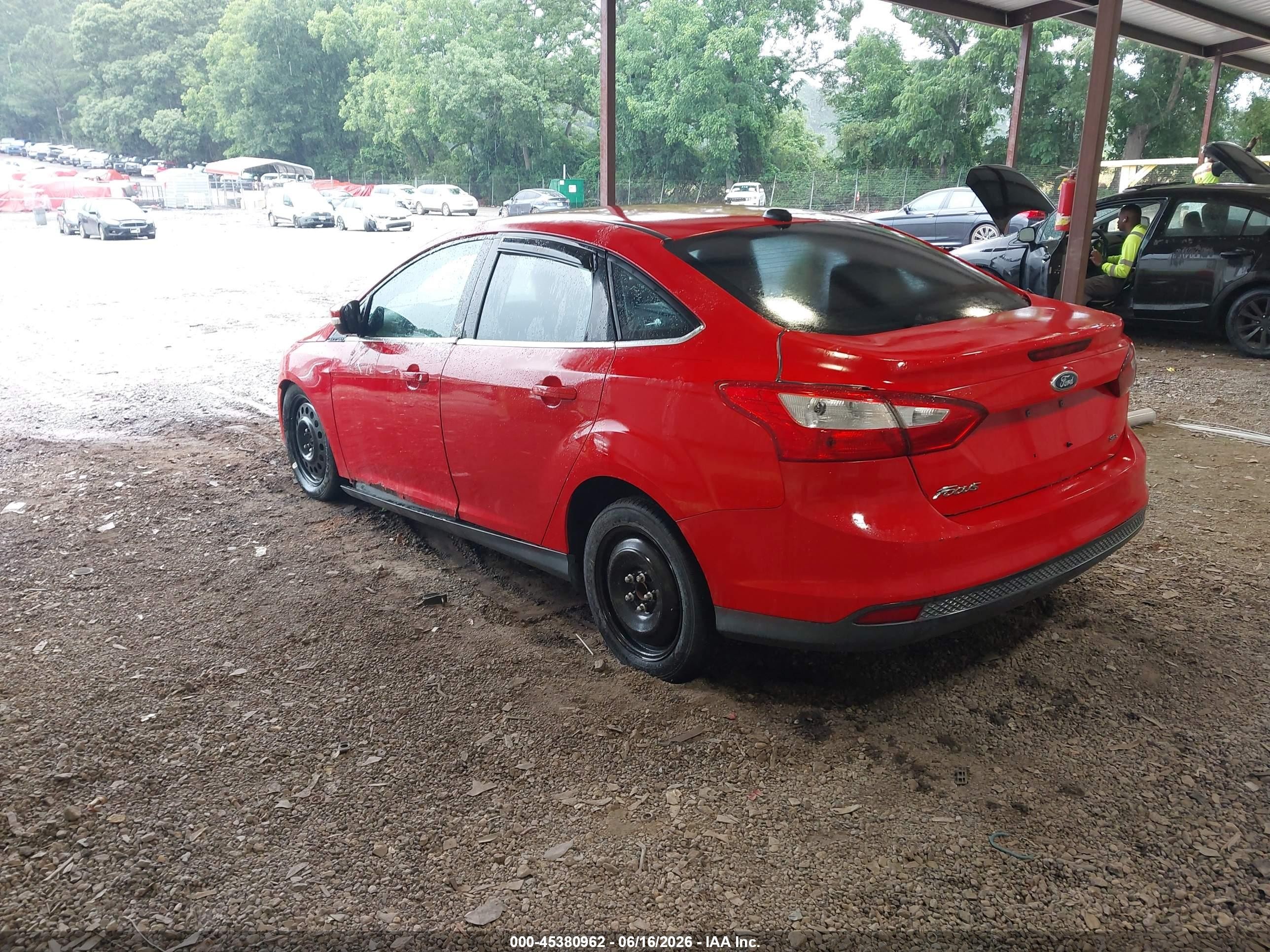 2012 Ford Focus Sel Red vin: 1FAHP3H25CL325306