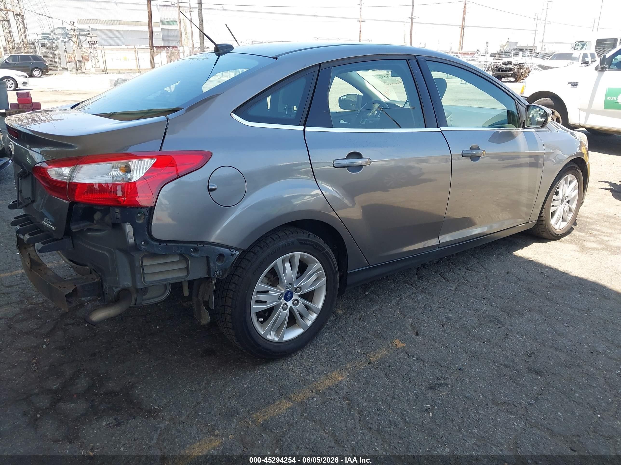 2012 Ford Focus Sel Gray vin: 1FAHP3H25CL371900