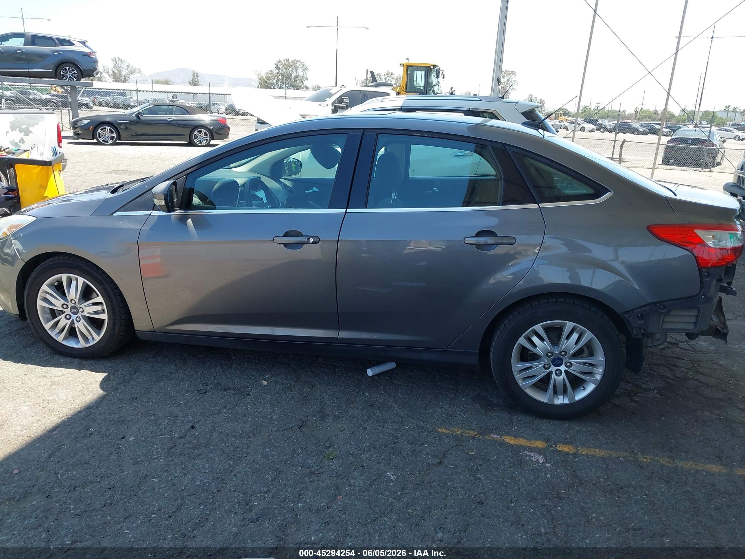 2012 Ford Focus Sel Gray vin: 1FAHP3H25CL371900