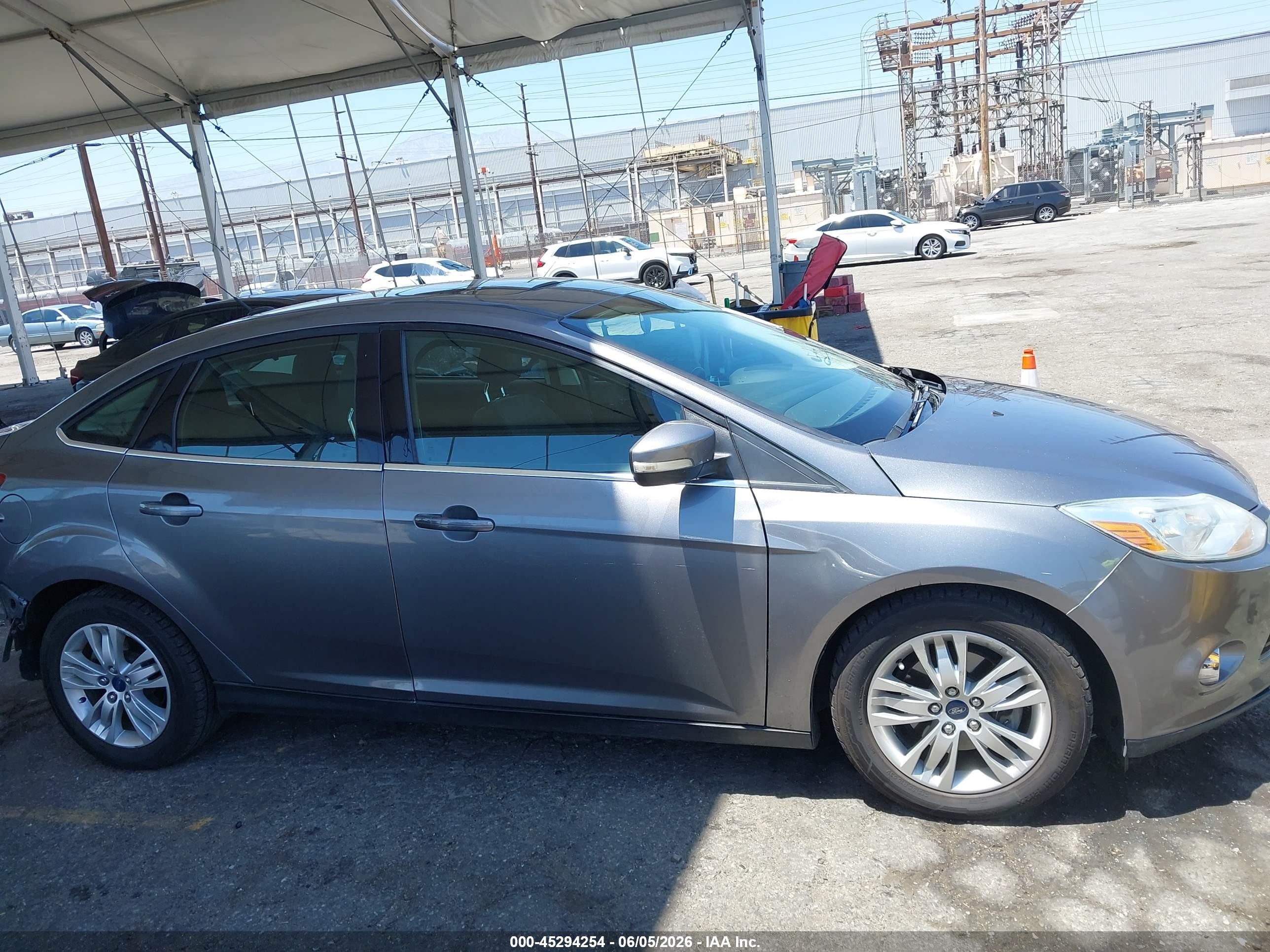 2012 Ford Focus Sel Gray vin: 1FAHP3H25CL371900