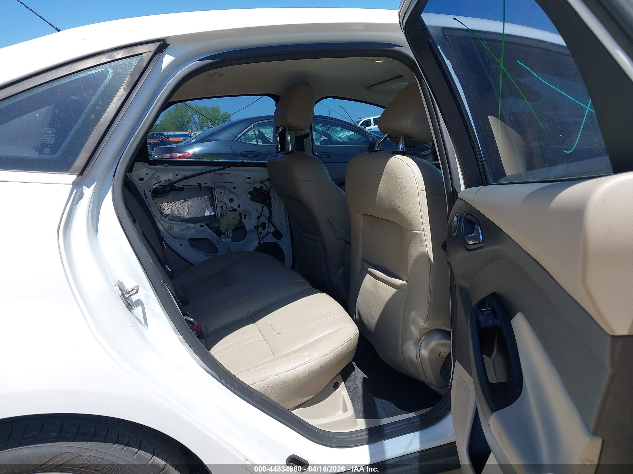 2012 Ford Focus Sel White vin: 1FAHP3H26CL138446