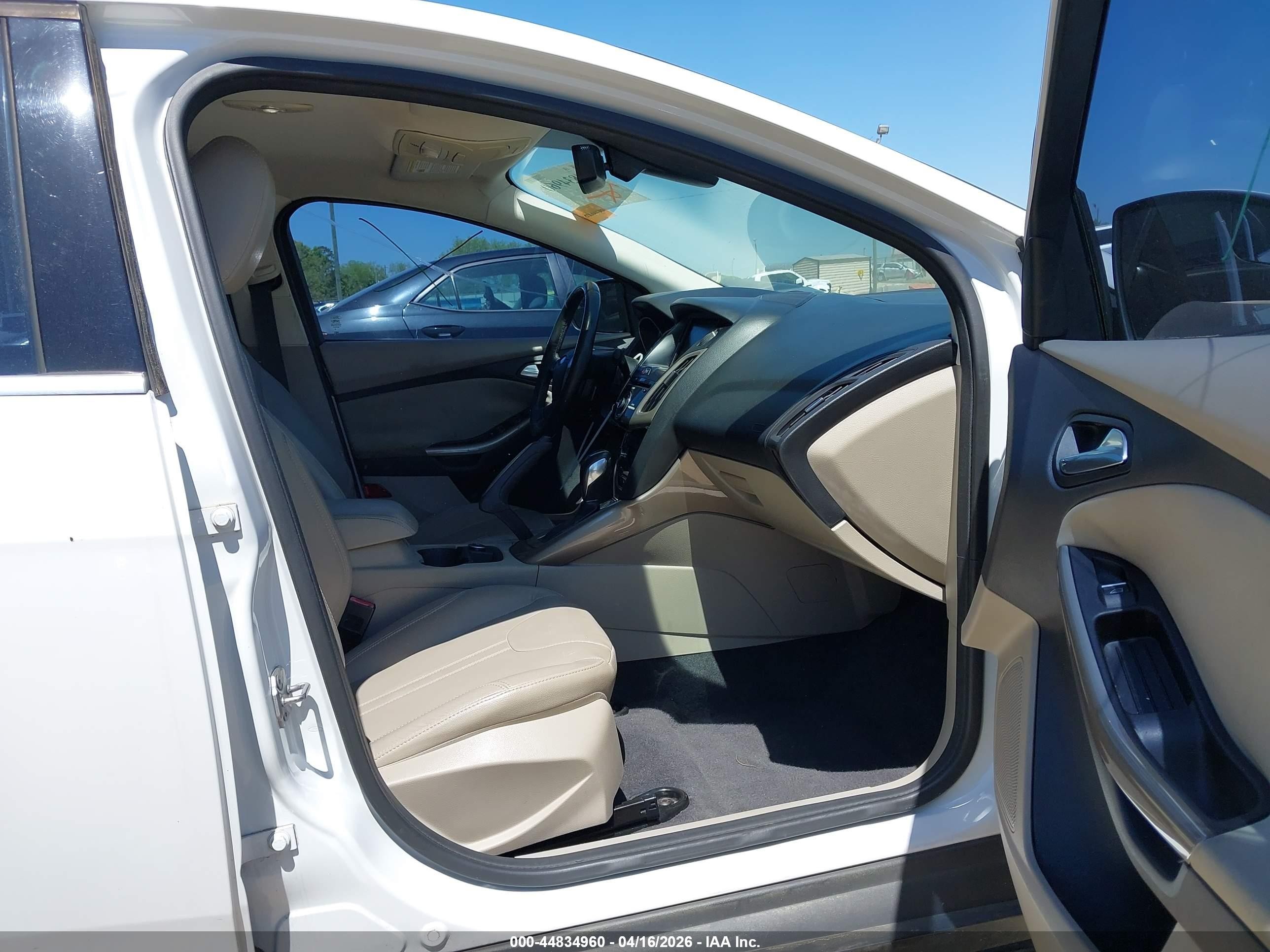 2012 Ford Focus Sel White vin: 1FAHP3H26CL138446