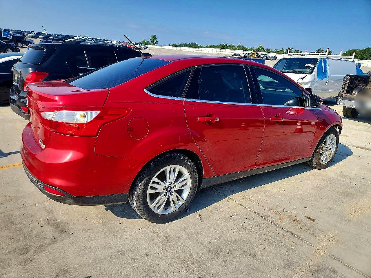 2012 Ford Focus Sel Red vin: 1FAHP3H27CL109618