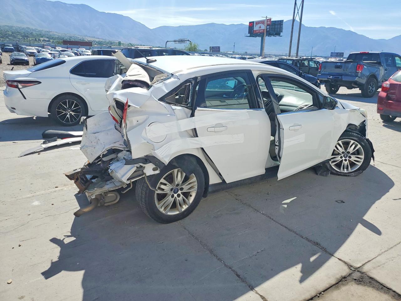 2012 Ford Focus Sel White vin: 1FAHP3H27CL416917