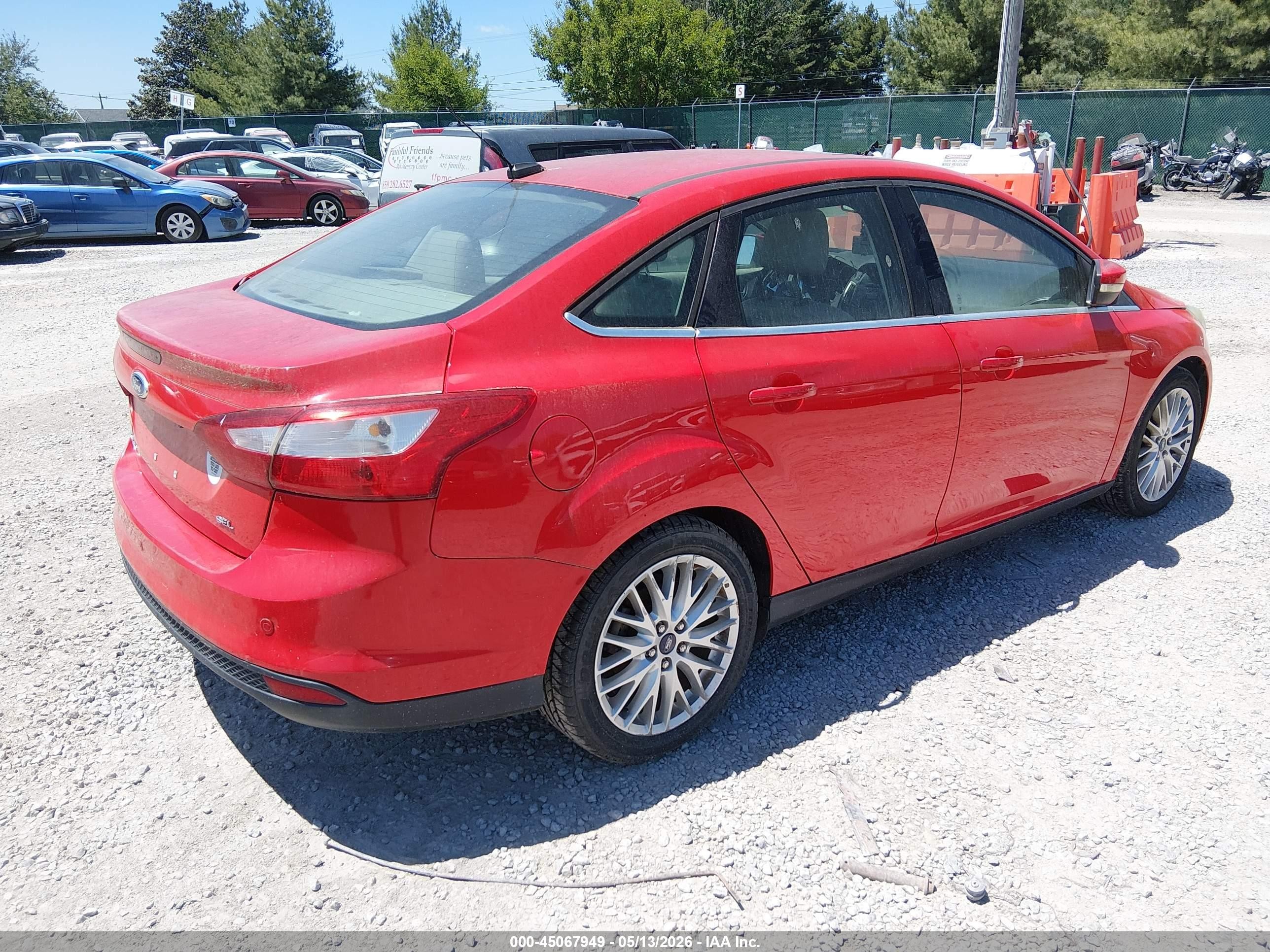 2012 Ford Focus Sel Red vin: 1FAHP3H28CL333979