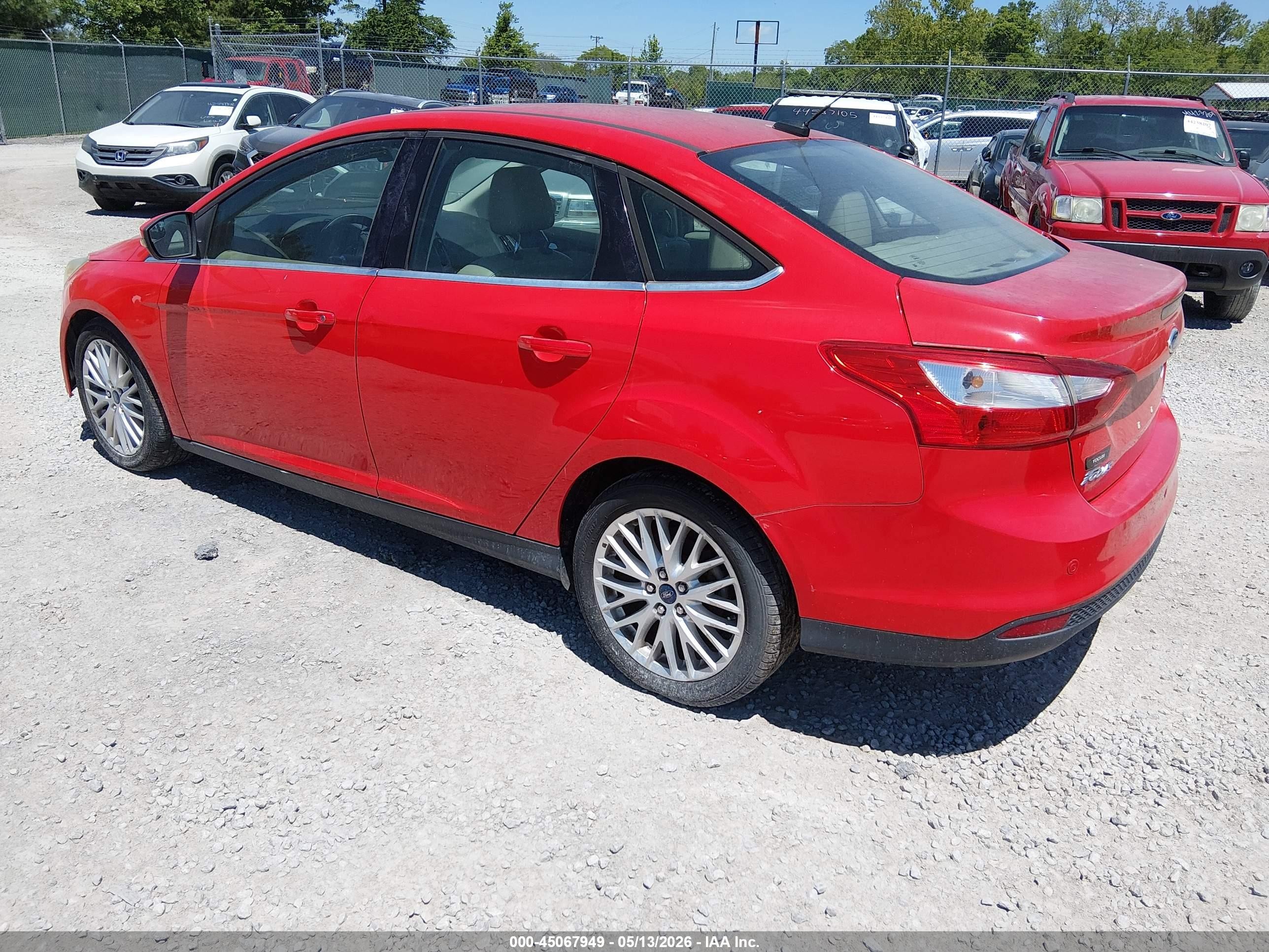 2012 Ford Focus Sel Red vin: 1FAHP3H28CL333979
