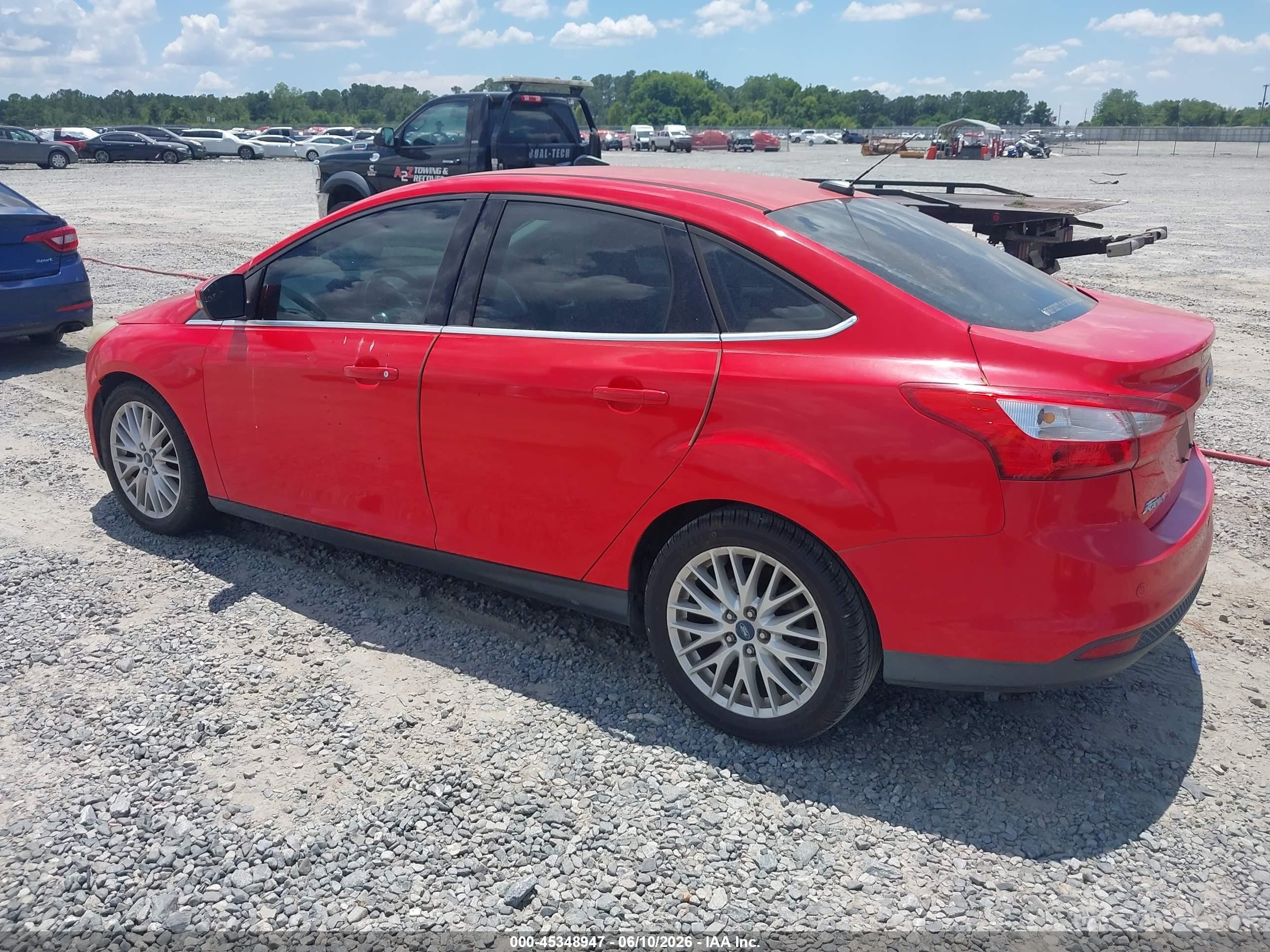 2012 Ford Focus Sel Red vin: 1FAHP3H29CL444525