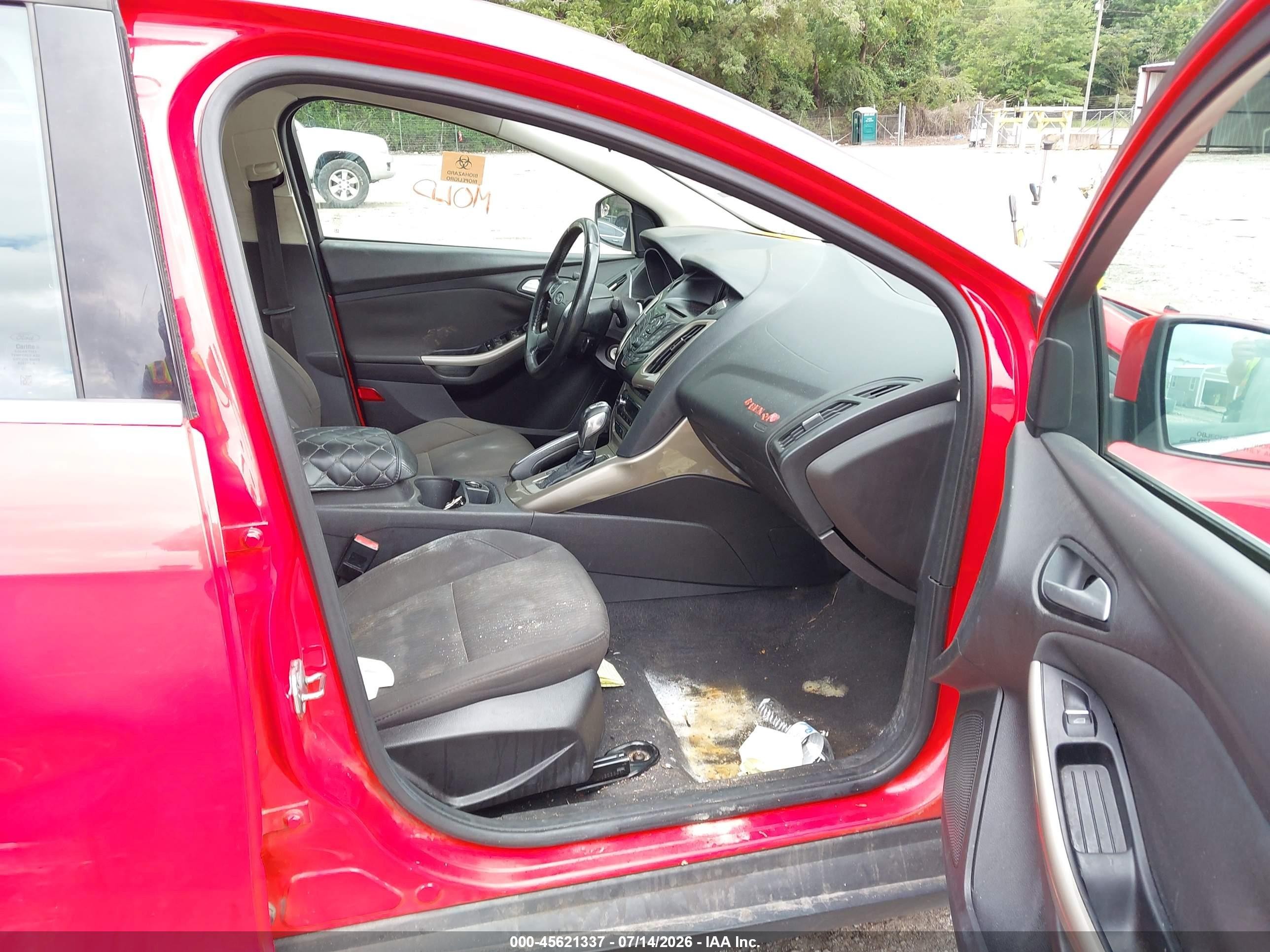 2012 Ford Focus Sel Red vin: 1FAHP3H2XCL393178