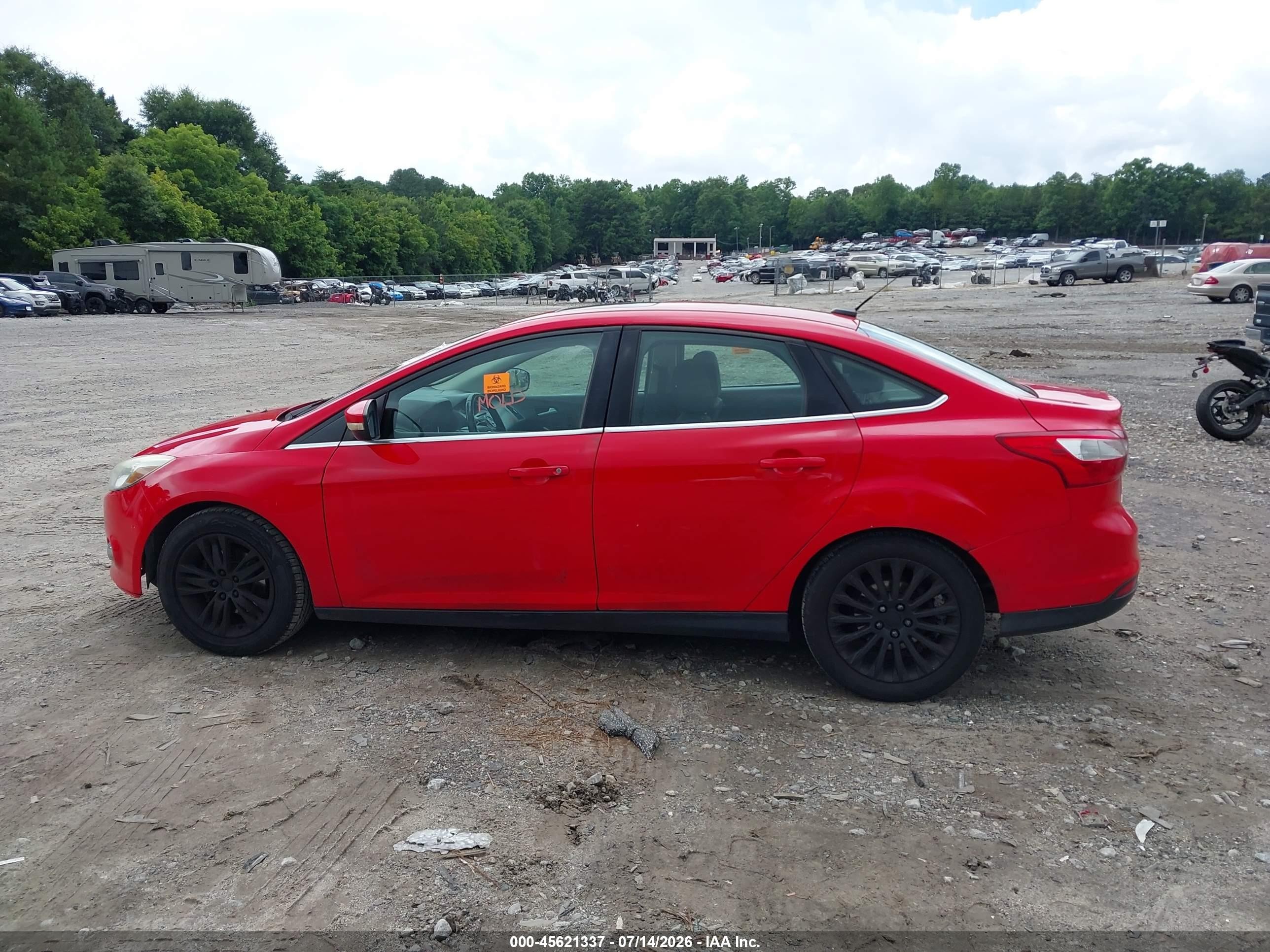 2012 Ford Focus Sel Red vin: 1FAHP3H2XCL393178