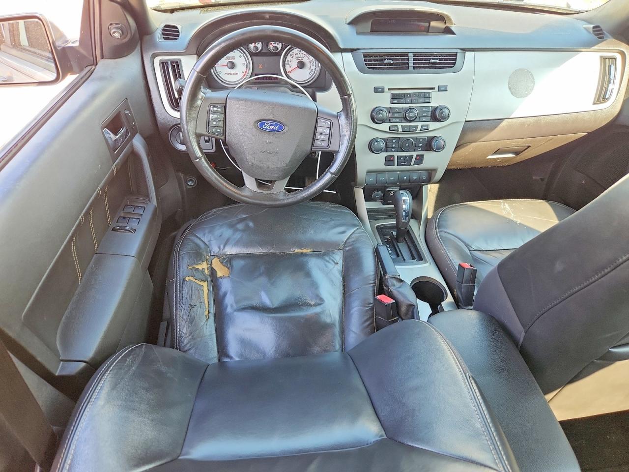 2011 Ford Focus Sel Серебряный vin: 1FAHP3HN0BW135324