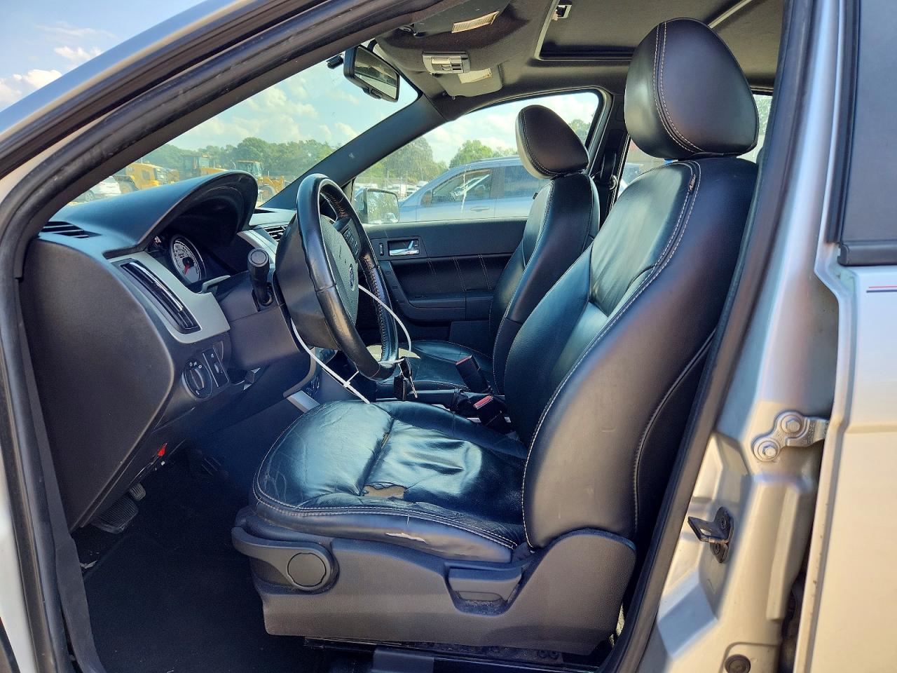 2011 Ford Focus Sel Серебряный vin: 1FAHP3HN0BW135324
