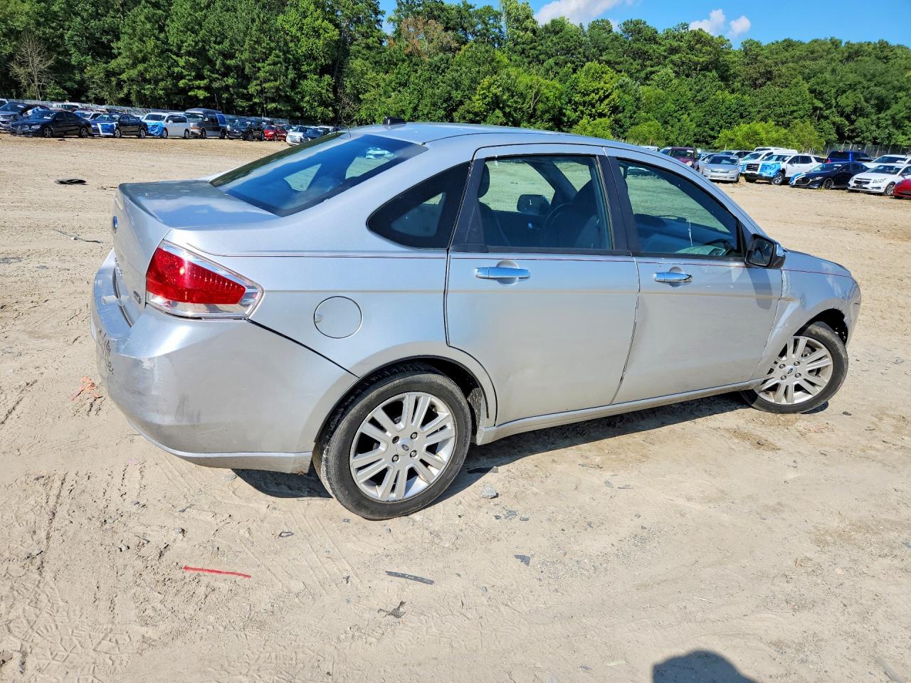 2011 Ford Focus Sel Серебряный vin: 1FAHP3HN0BW135324