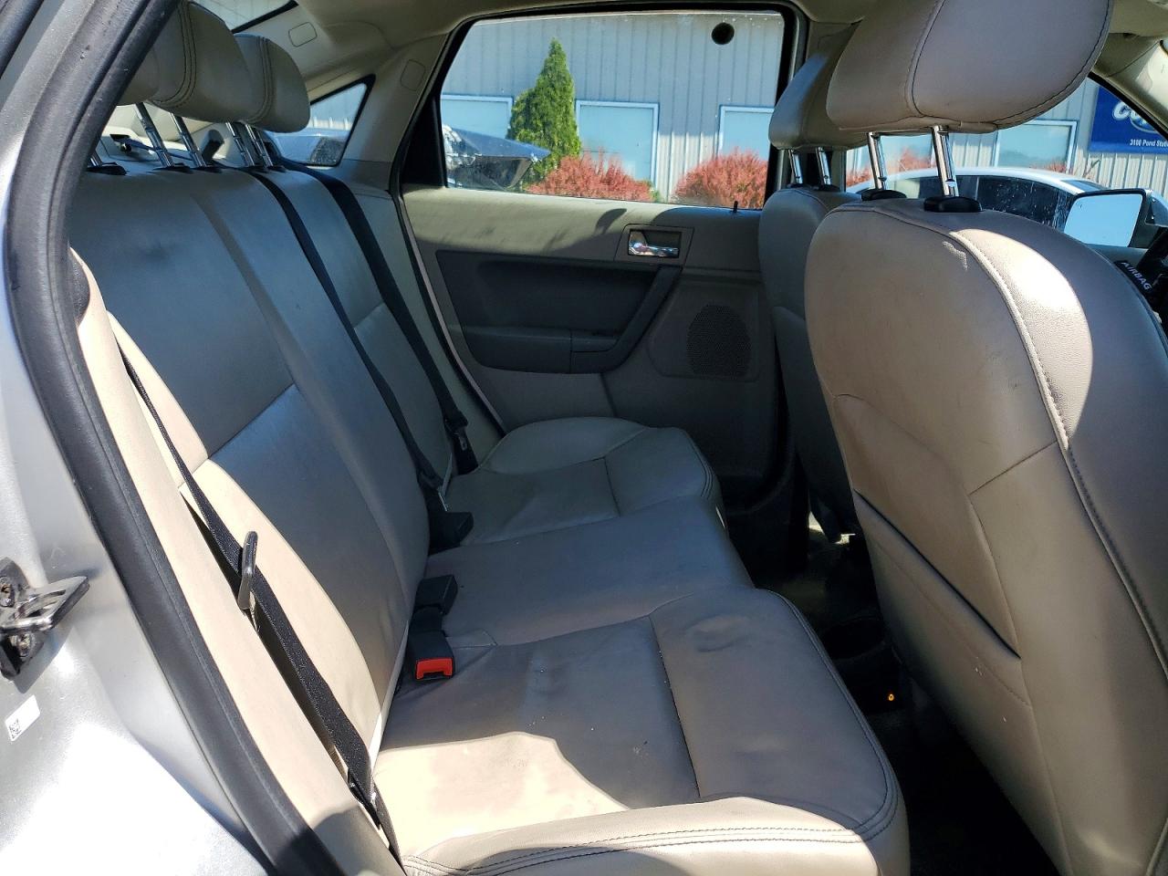 2010 Ford Focus Sel Silver vin: 1FAHP3HN1AW212040